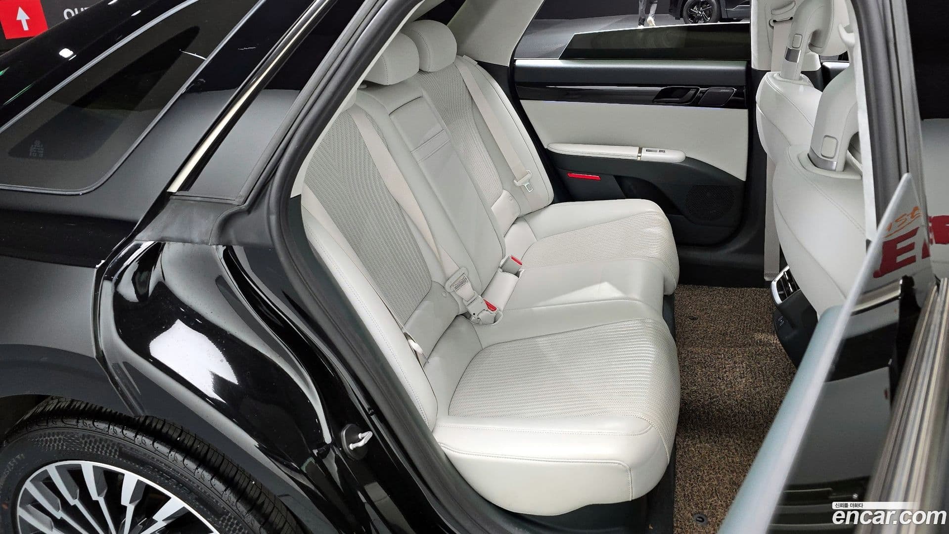 Main__Slider__Photo:Grandeur Hyundai 2023.1-11