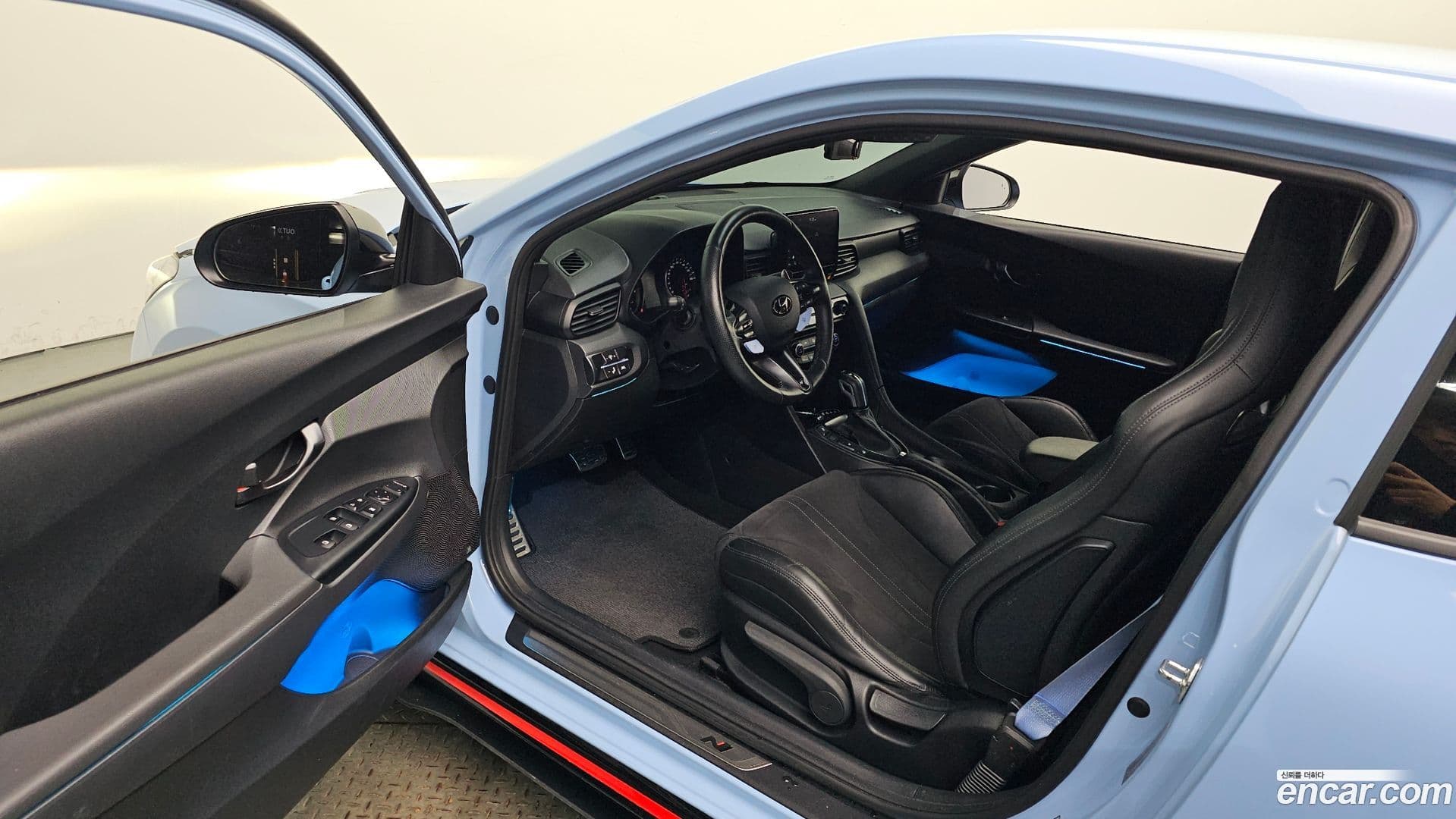 Main__Slider__Photo:Veloster Hyundai 2021.2-9