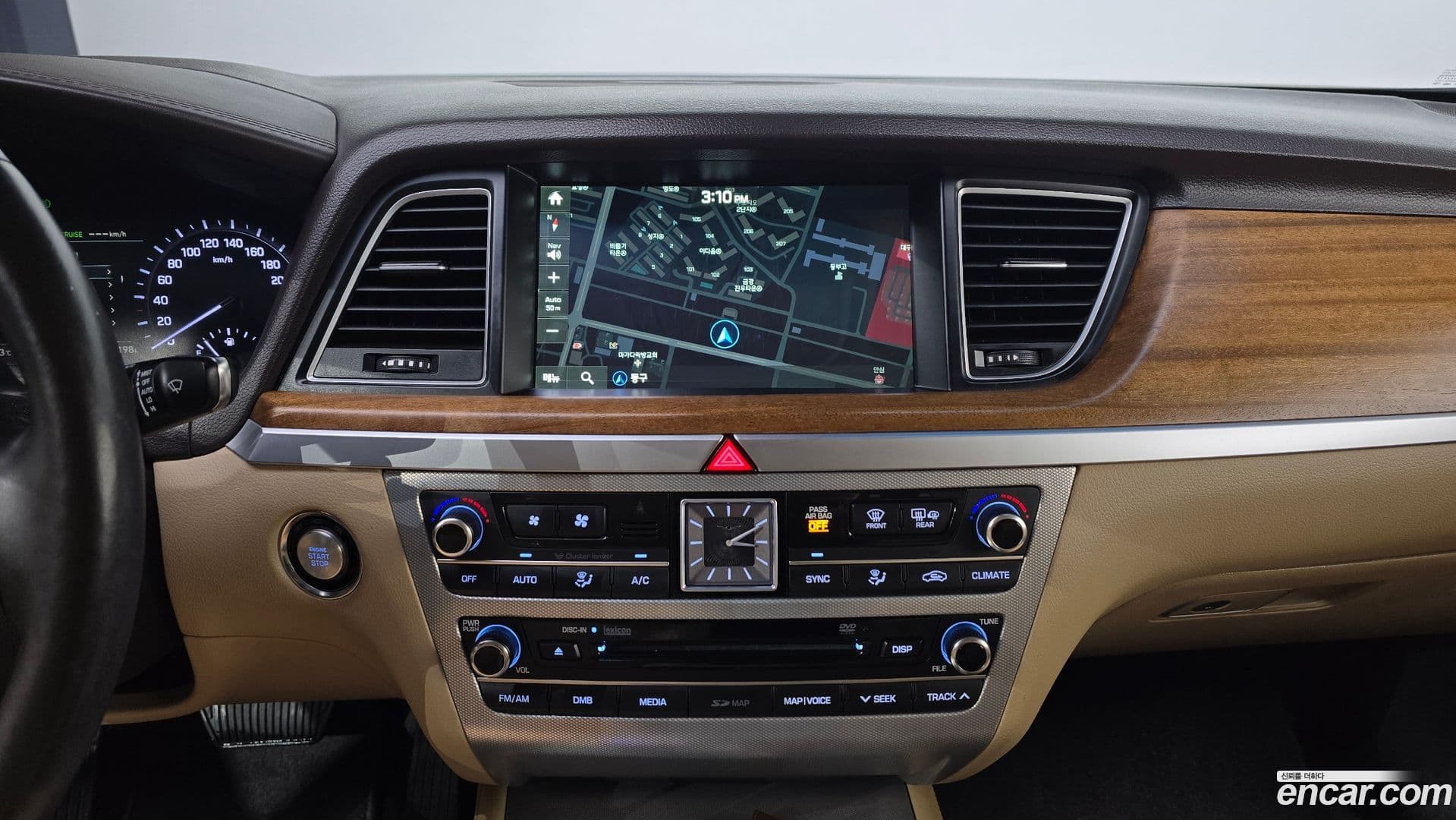 Main__Slider__Photo:G80 Genesis 2016.9-14