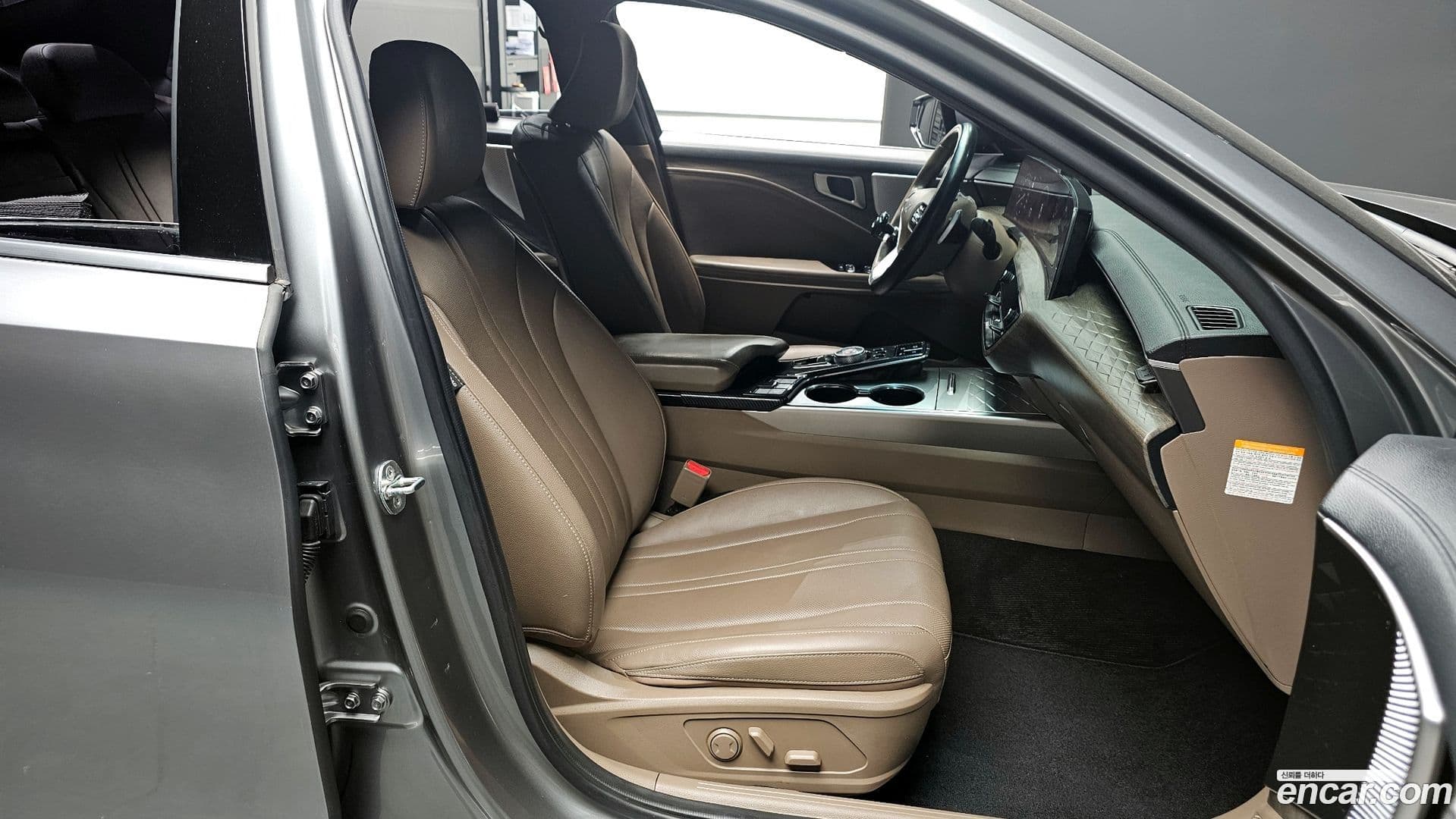 Main__Slider__Photo:K8 Kia 2021.6-9