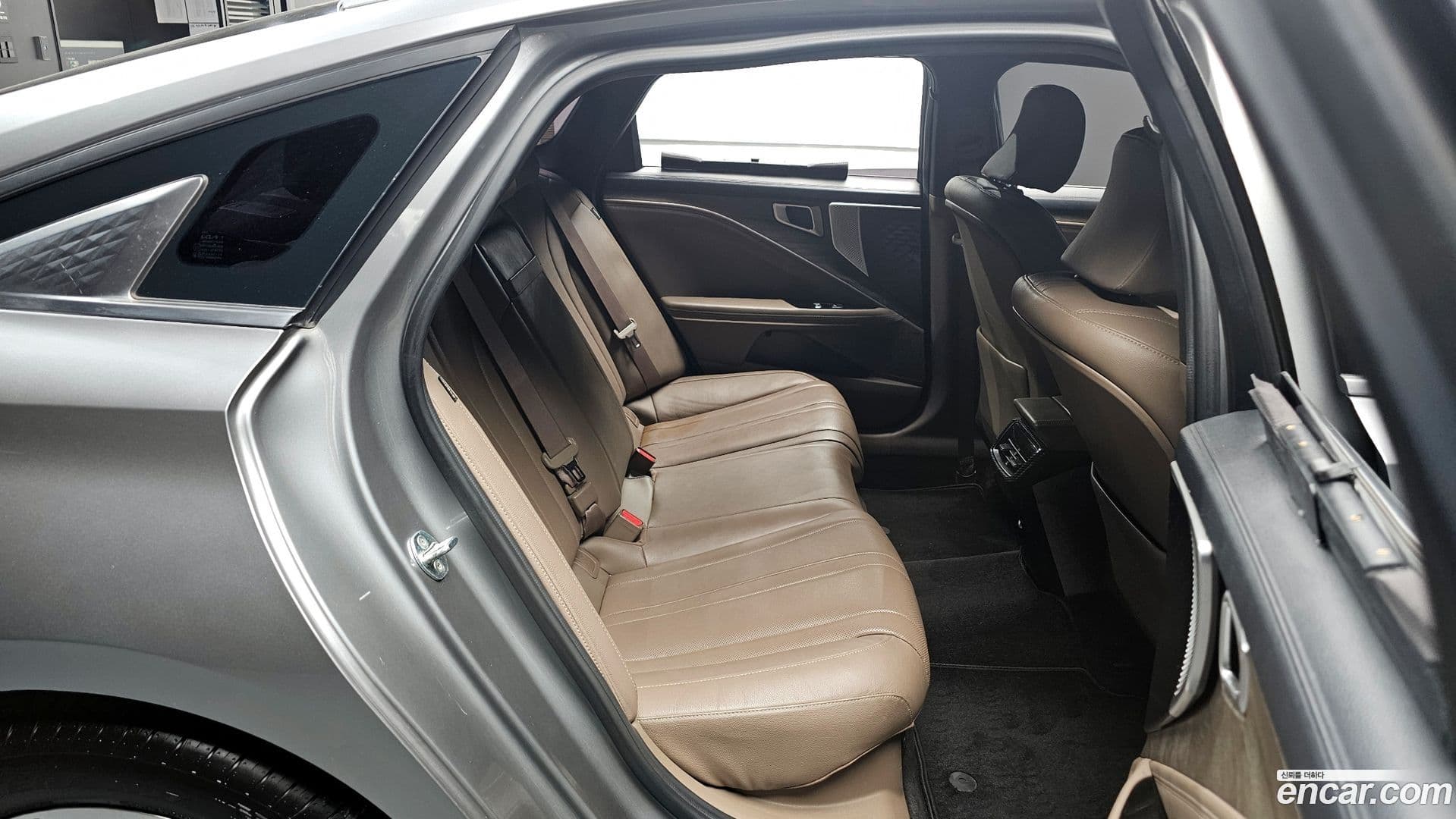 Main__Slider__Photo:K8 Kia 2021.6-10