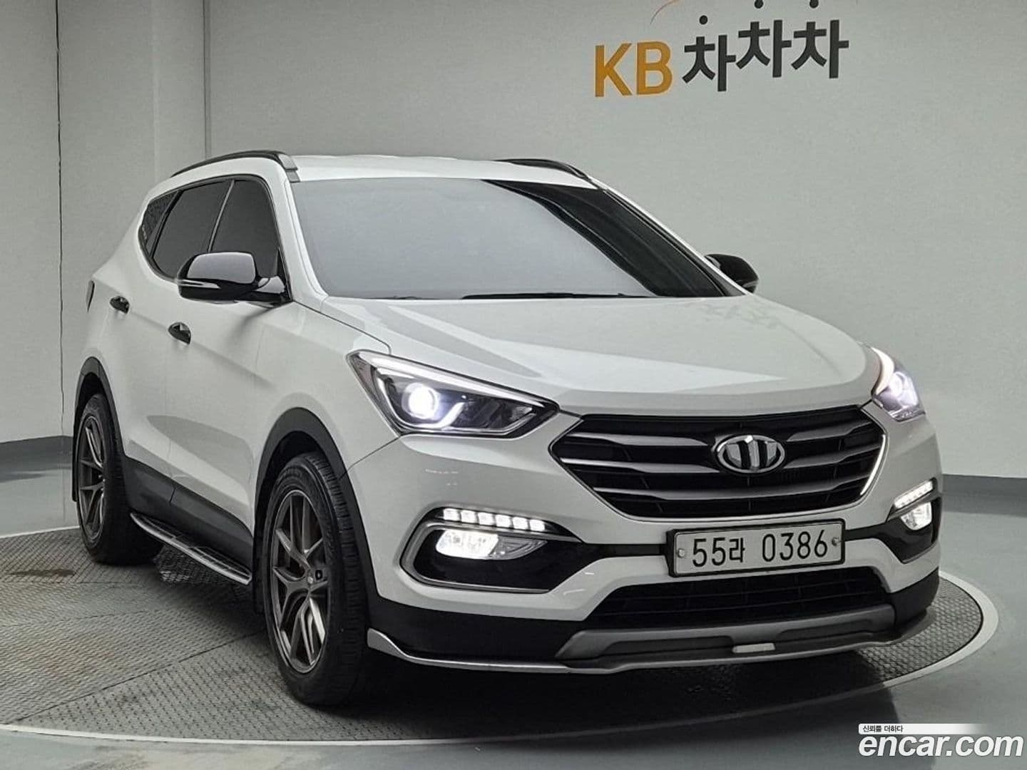 Main__Slider__Photo:Santafe Hyundai 2015.10-1