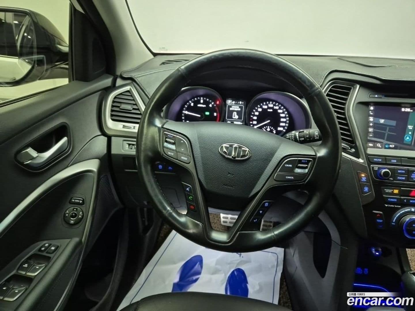 Main__Slider__Photo:Santafe Hyundai 2015.10-5