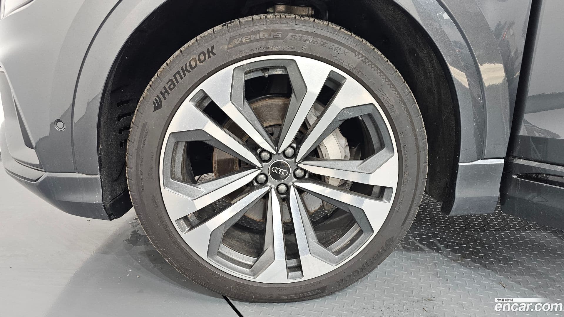 Main__Slider__Photo:Q8 Audi 2023.8-4