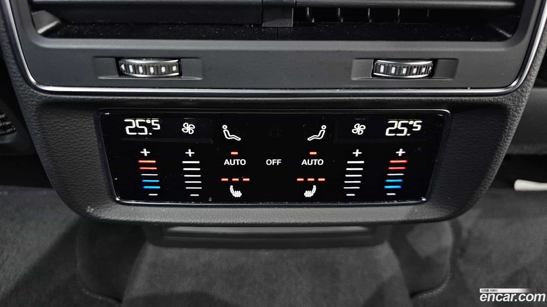 Q8 Audi 2023.8-OPTION-023