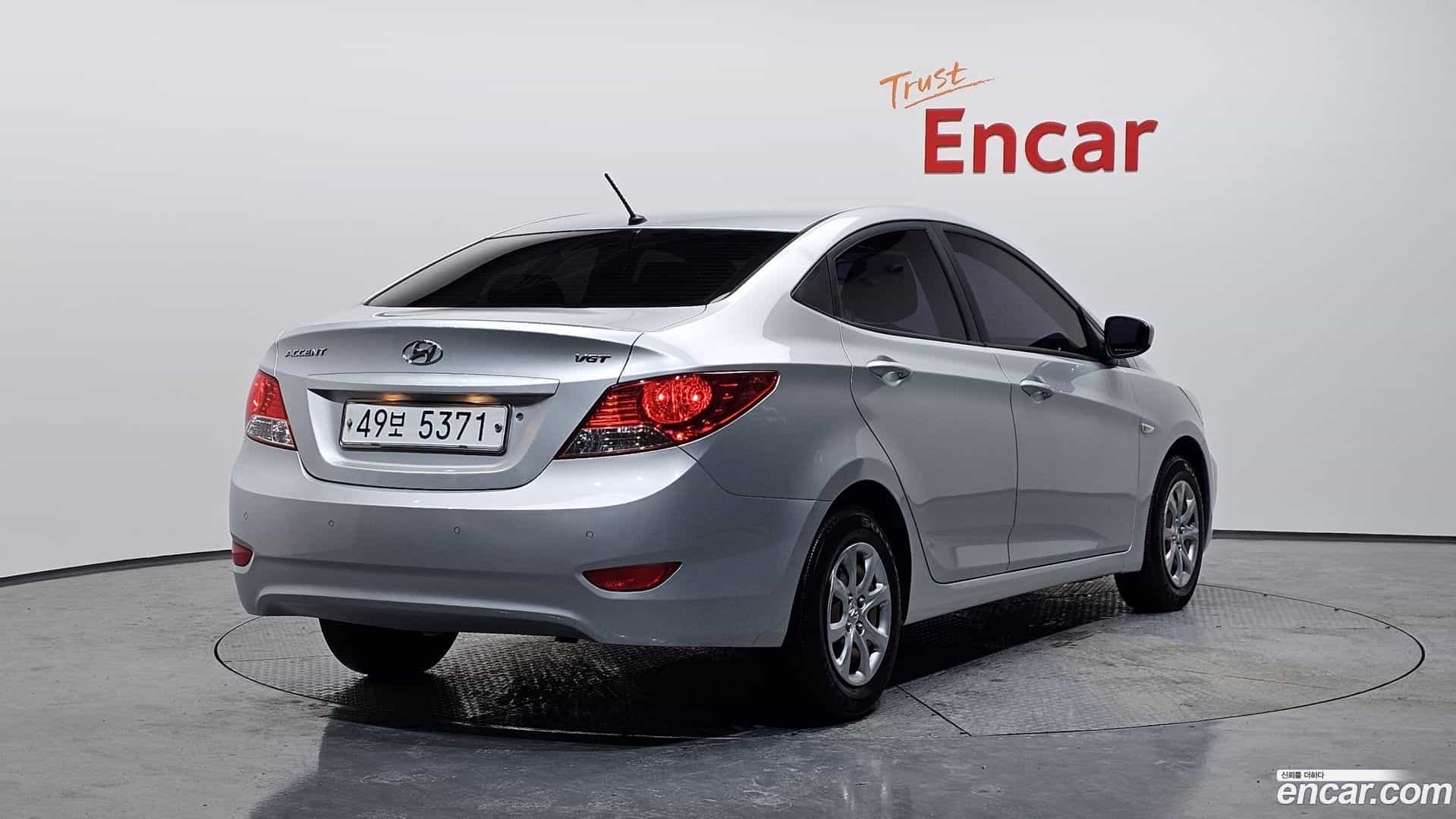 Accent Hyundai 2012.10-OUTER-002