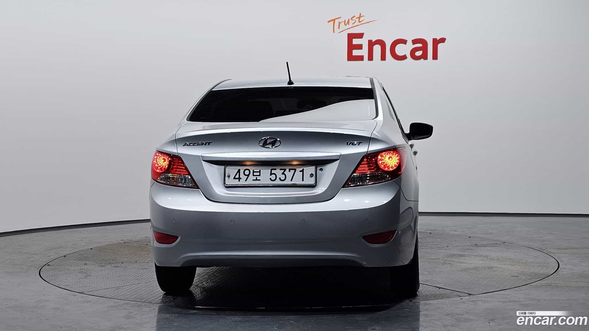 Accent Hyundai 2012.10-OUTER-004