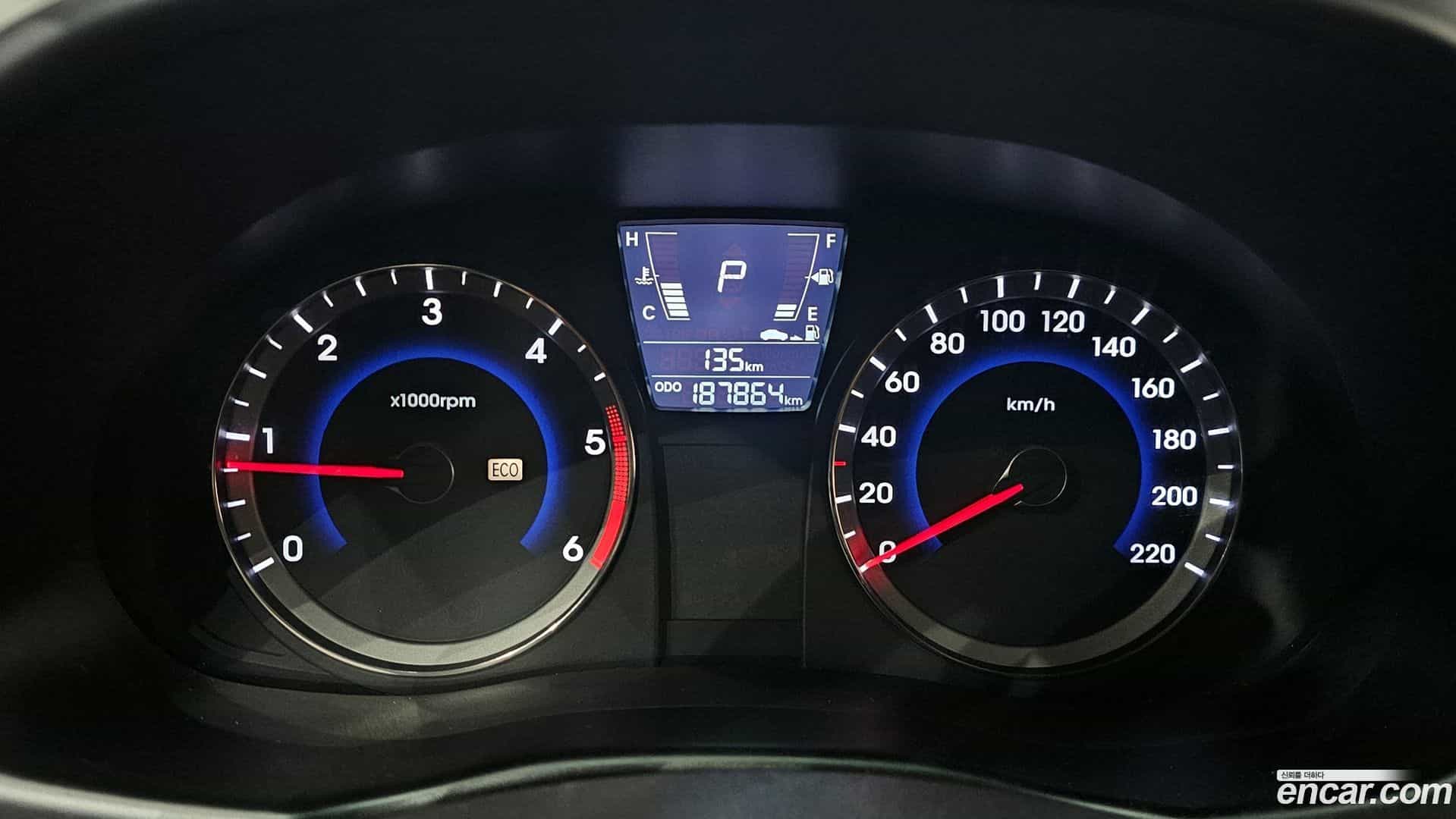 Accent Hyundai 2012.10-INNER-008