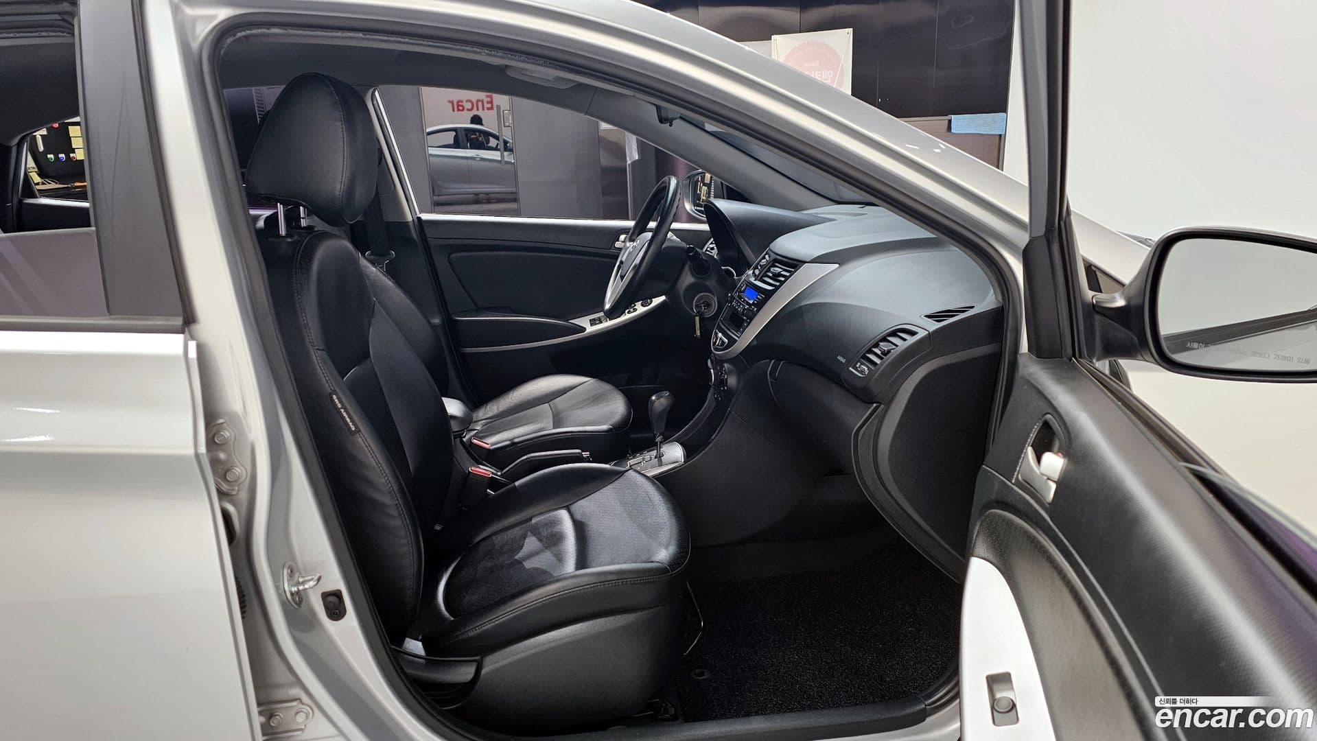 Main__Slider__Photo:Accent Hyundai 2012.10-9