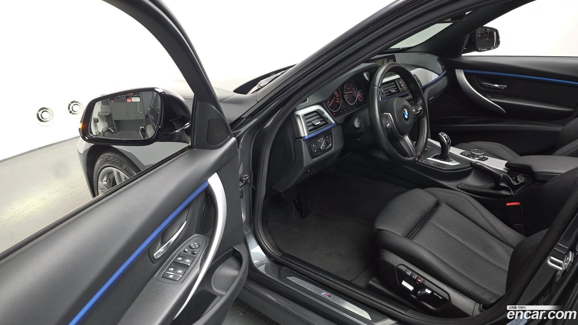 Main__Slider__Photo:3-Series BMW 2018.0-11