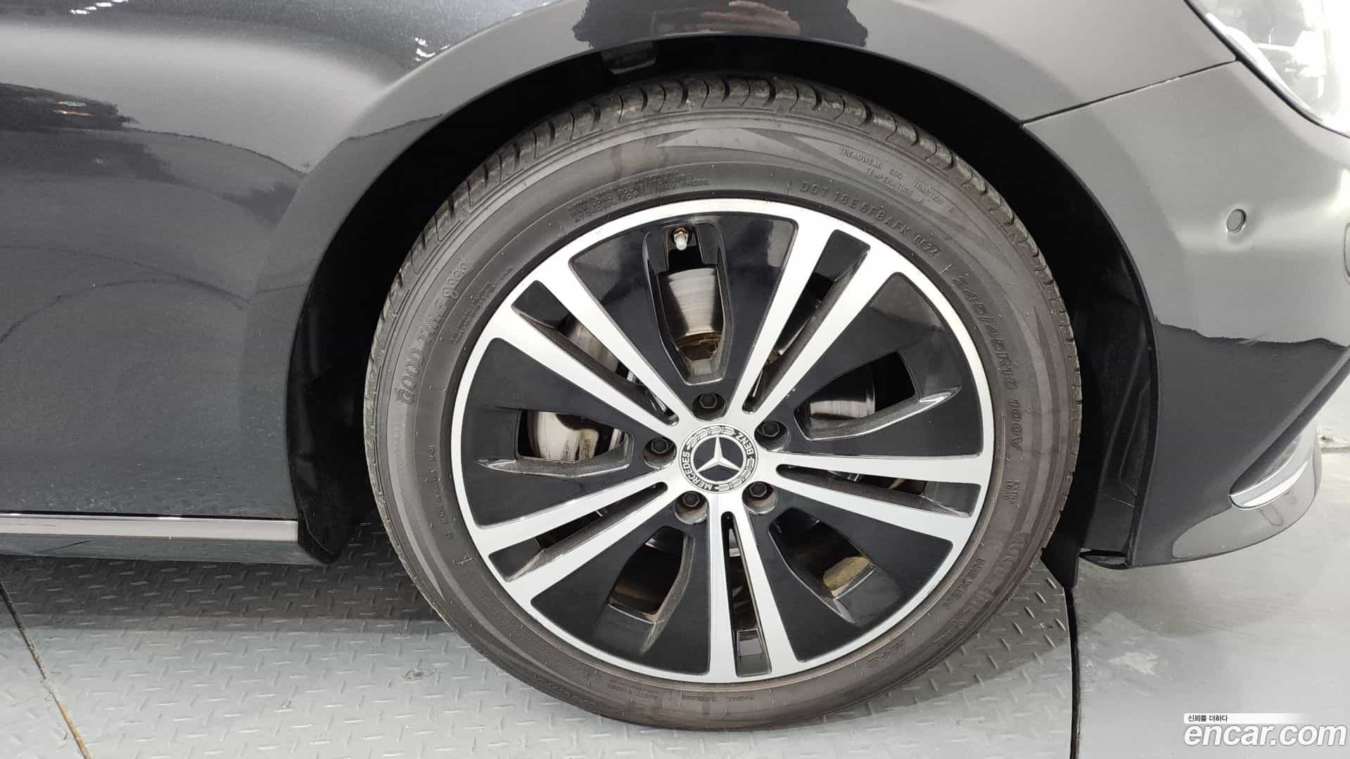 E-Class Mercedes-Benz 2021.1-OUTER-005