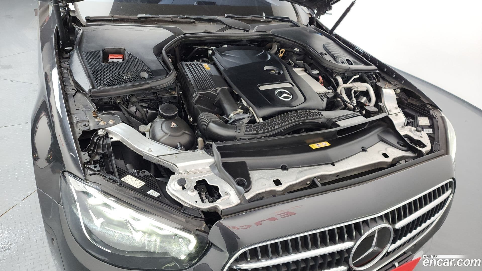 Main__Slider__Photo:E-Class Mercedes-Benz 2021.1-5