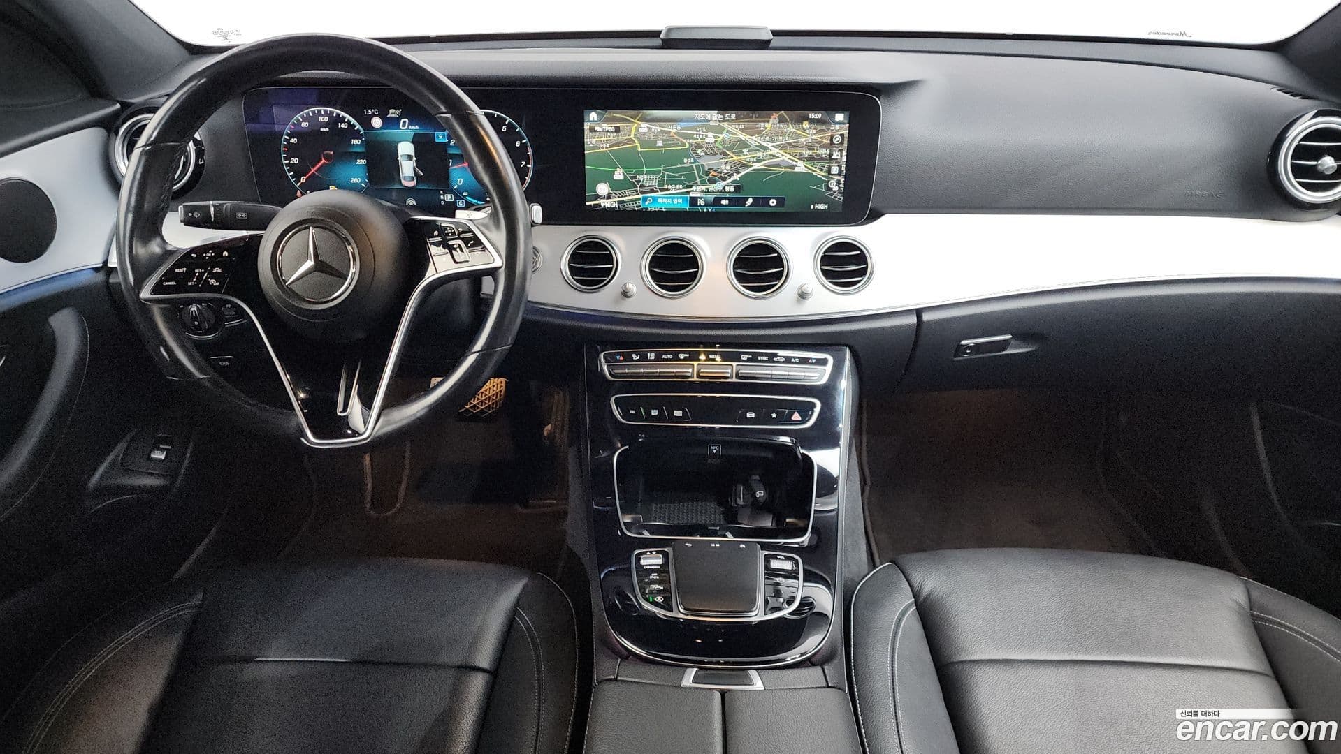 Main__Slider__Photo:E-Class Mercedes-Benz 2021.1-6