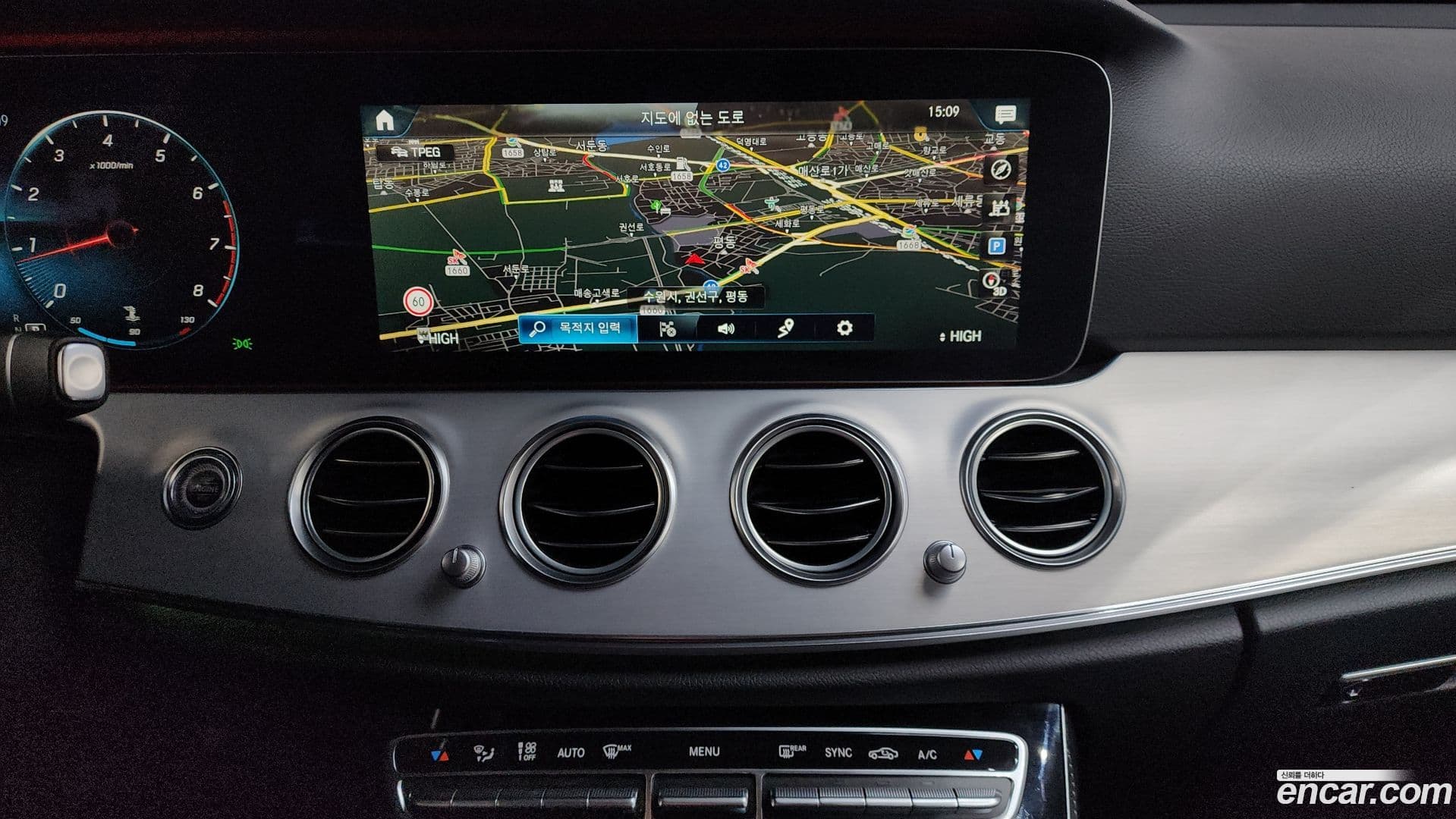 Main__Slider__Photo:E-Class Mercedes-Benz 2021.1-13