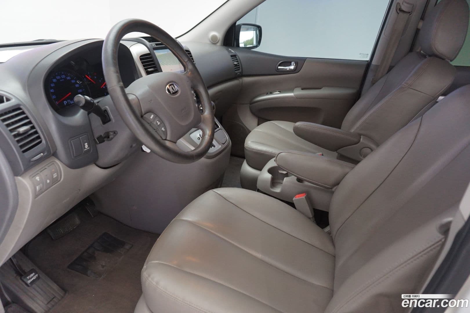 Main__Slider__Photo:Canival Kia 2013.0-14