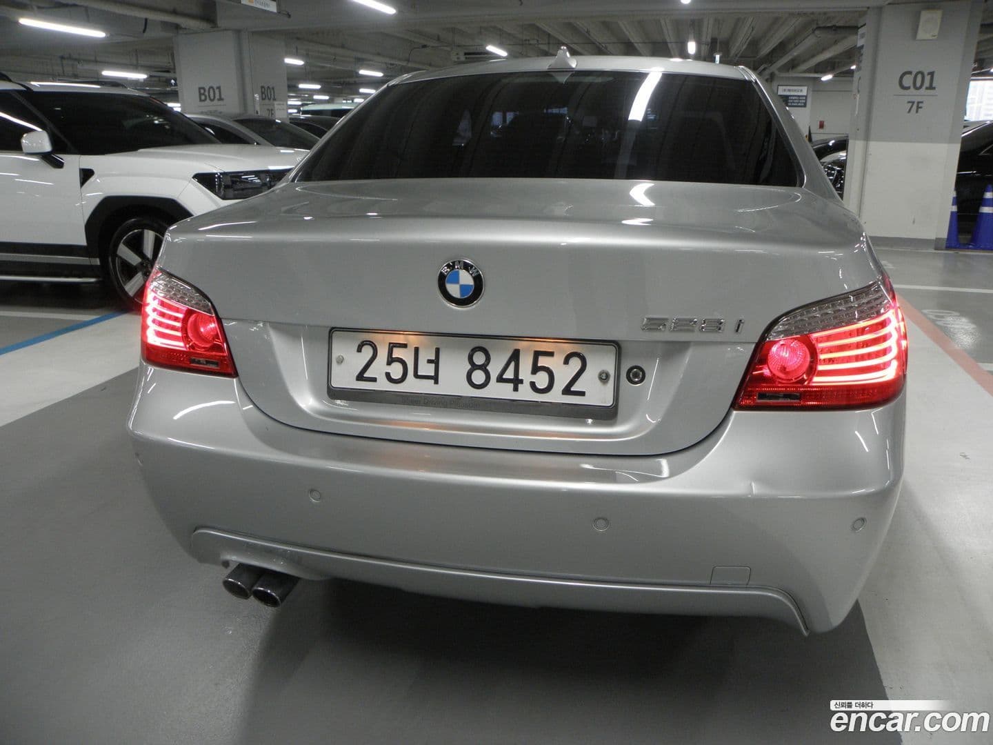 Main__Slider__Photo:5-Series BMW 2010.2-3