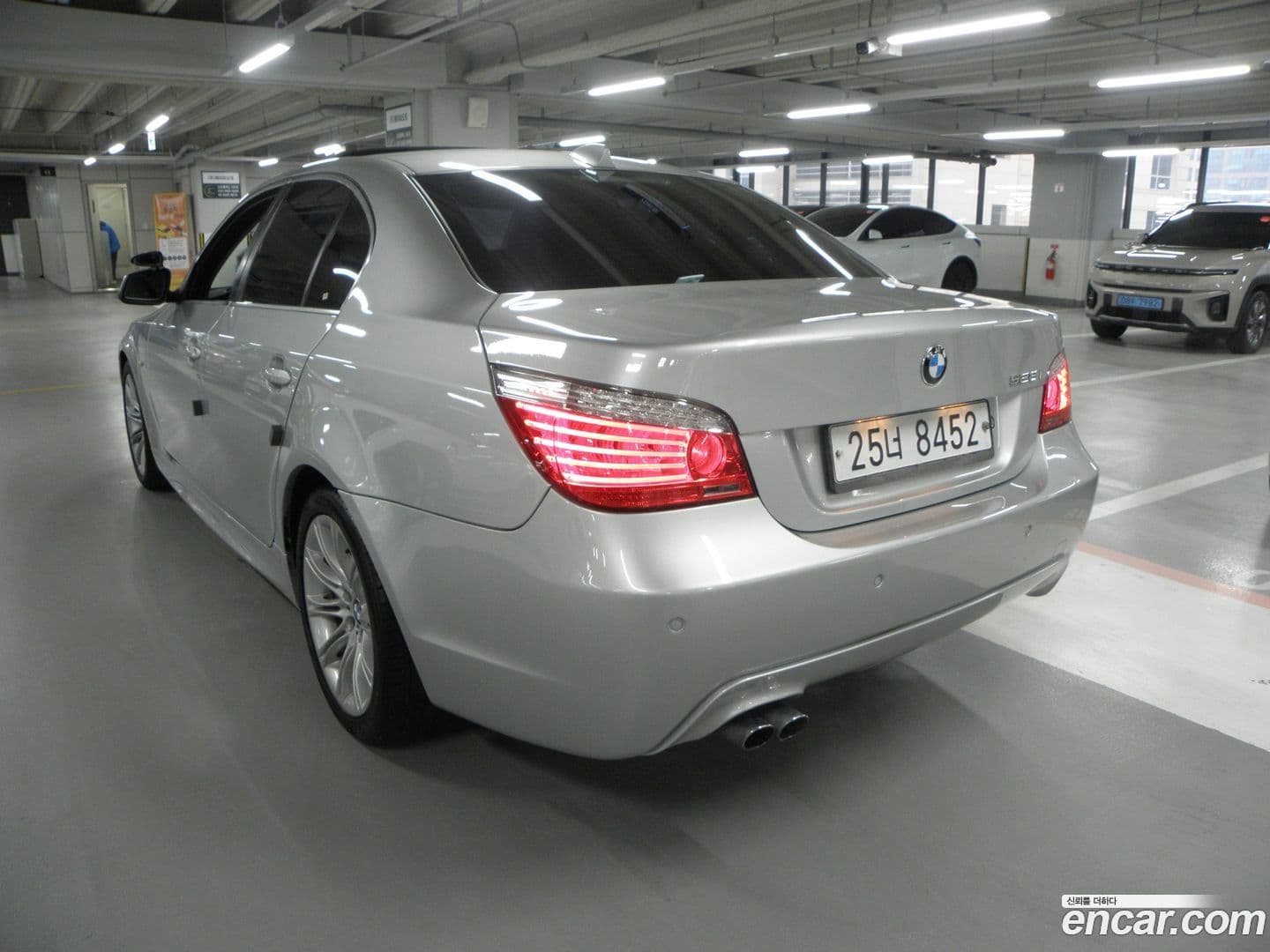 Main__Slider__Photo:5-Series BMW 2010.2-4