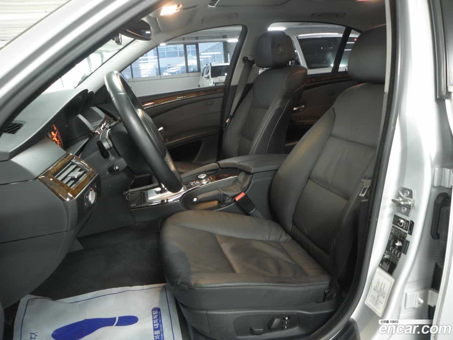 5-Series BMW 2010.2-INNER-009