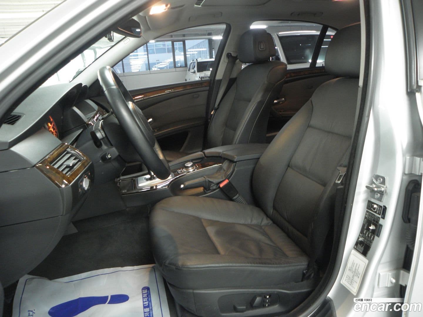 Main__Slider__Photo:5-Series BMW 2010.2-8