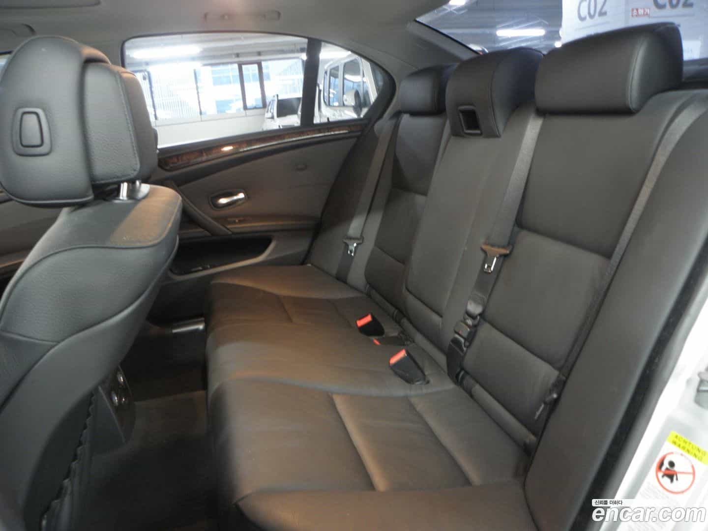 5-Series BMW 2010.2-INNER-010