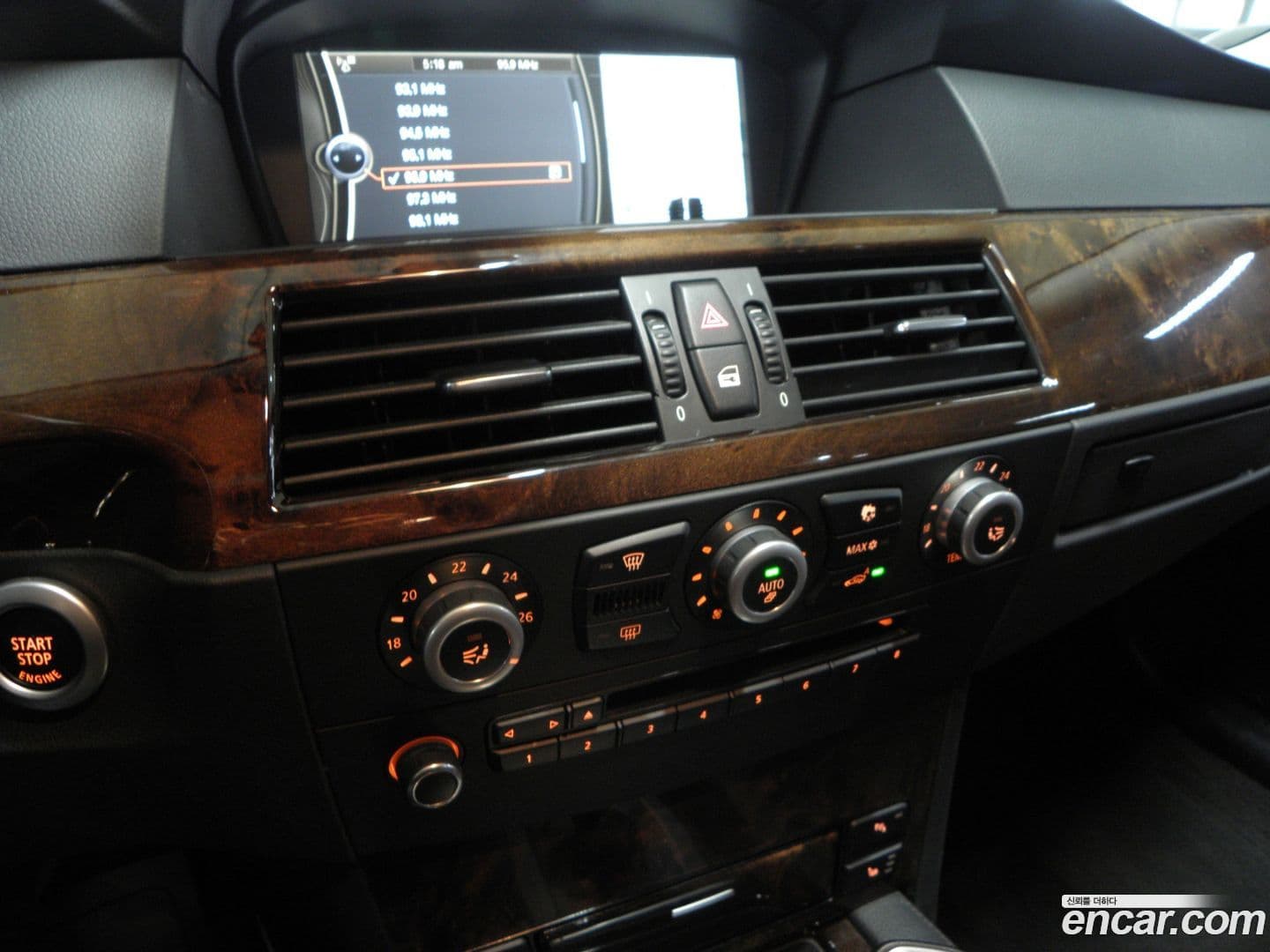 Main__Slider__Photo:5-Series BMW 2010.2-14