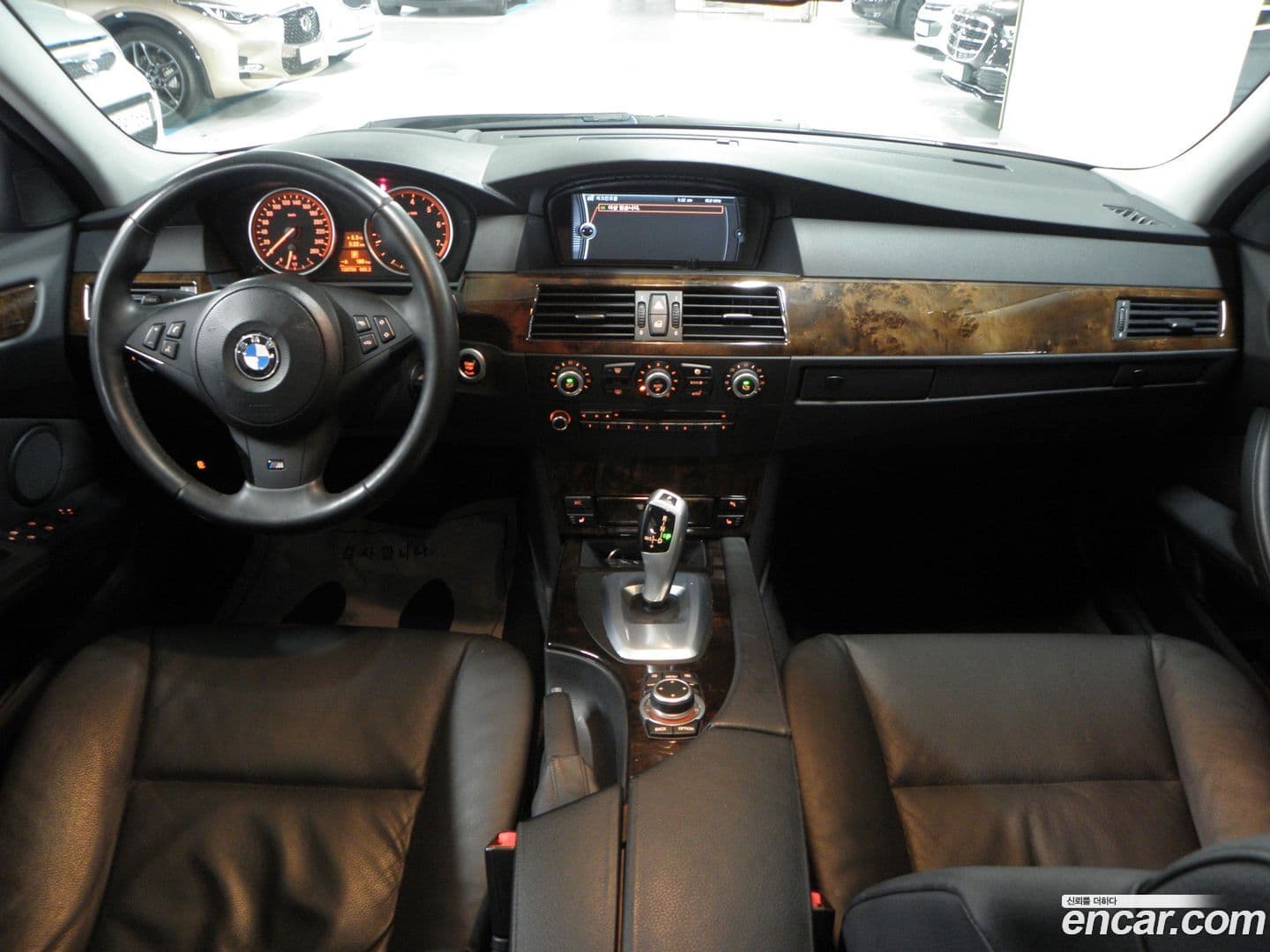 Main__Slider__Photo:5-Series BMW 2010.2-16