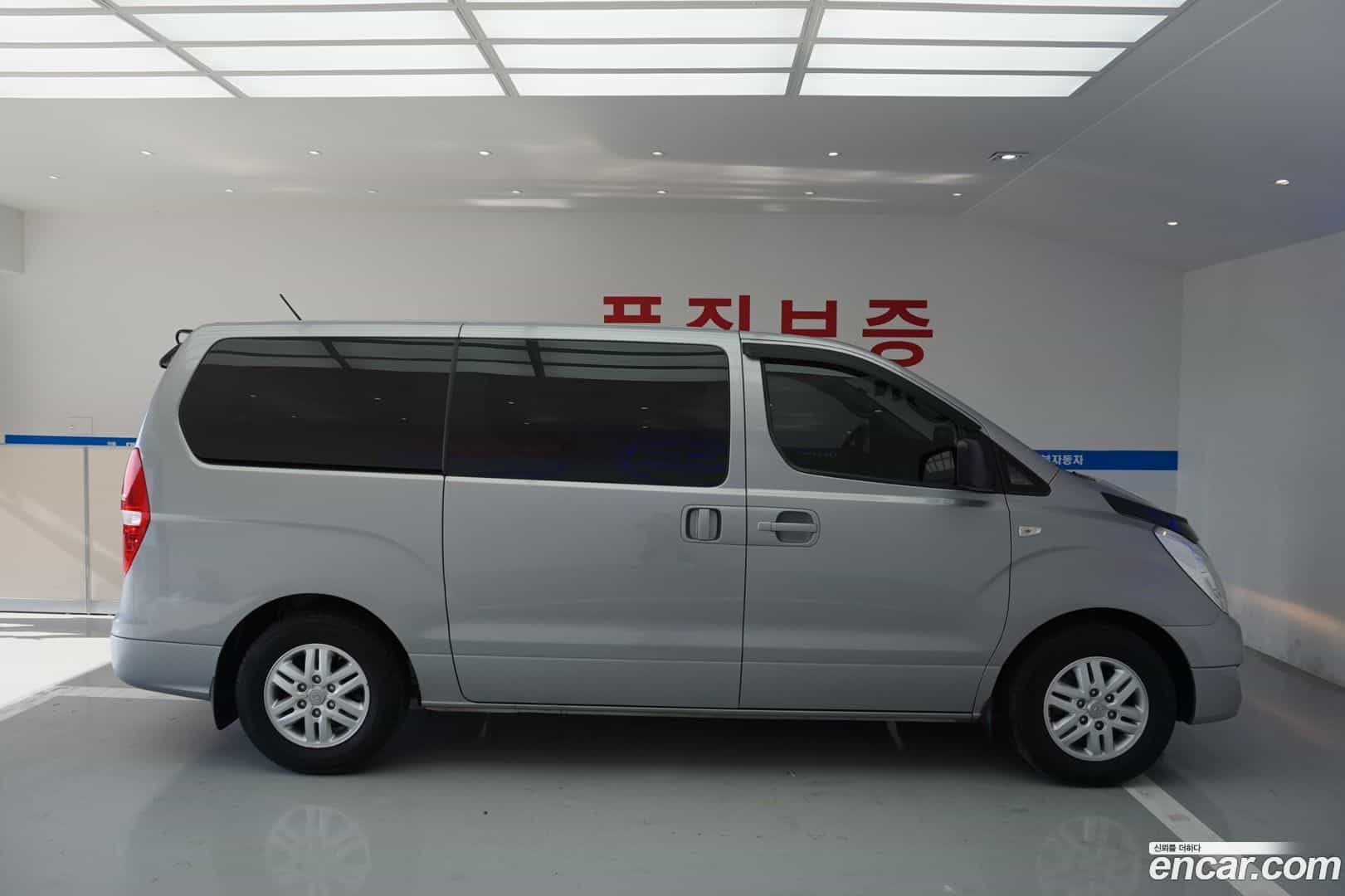 Starex Hyundai 2017.6-OPTION-018