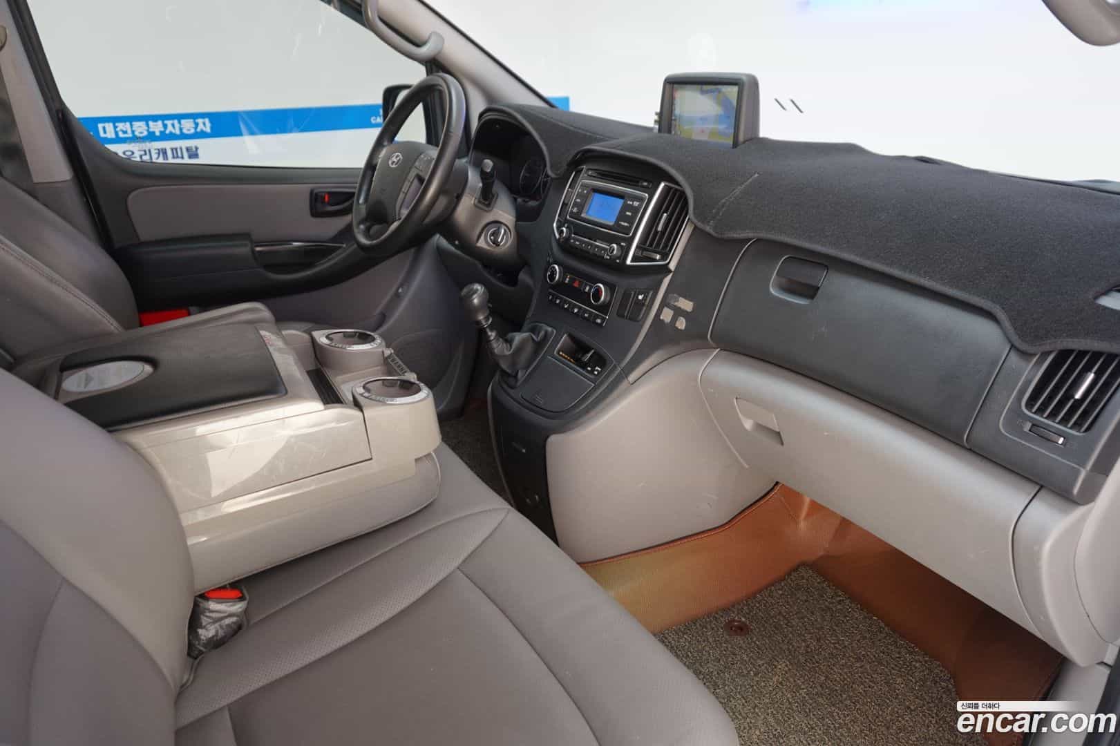 Starex Hyundai 2017.6-OPTION-020