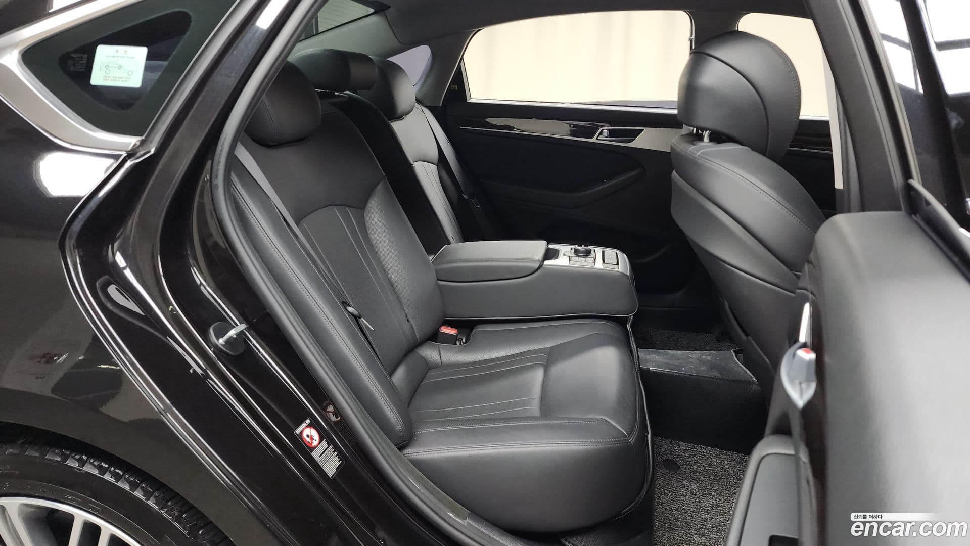 Main__Slider__Photo:G80 Genesis 2019.3-11