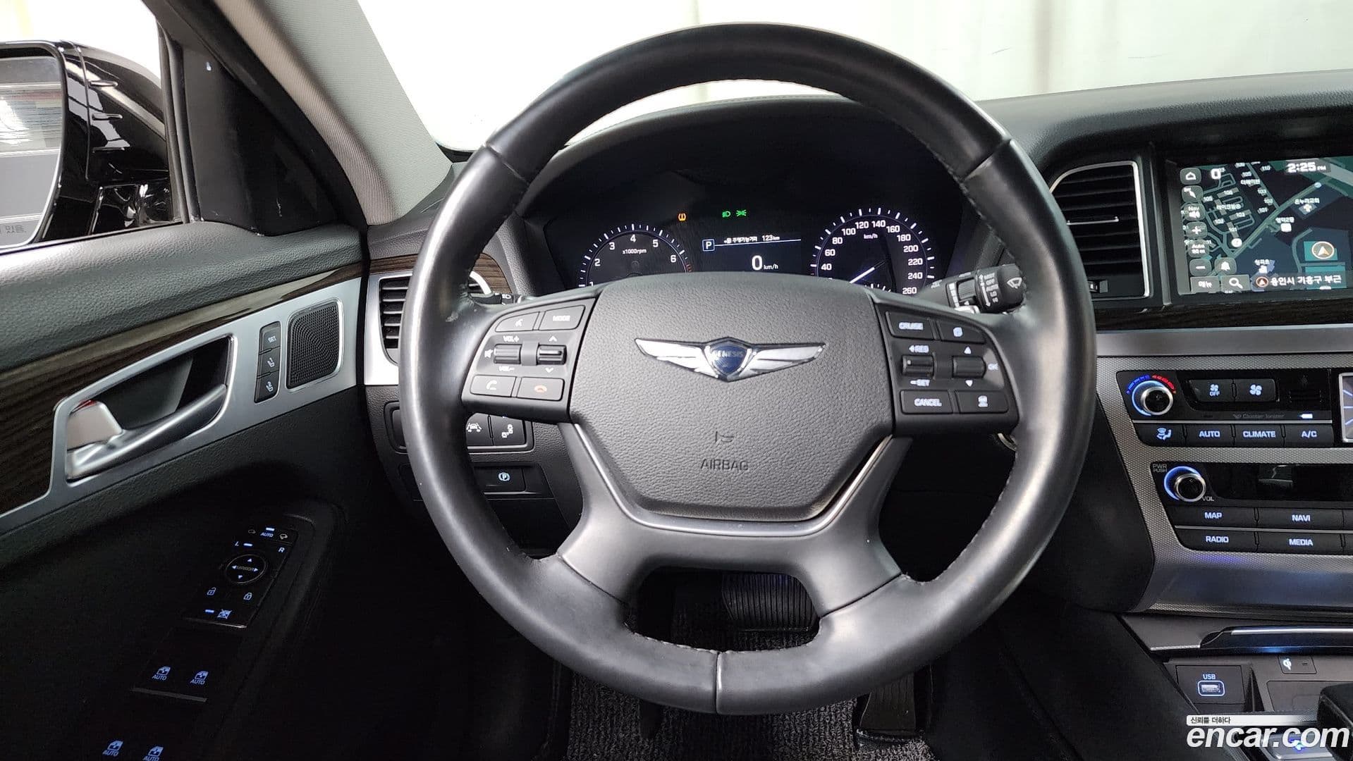 Main__Slider__Photo:G80 Genesis 2019.3-12