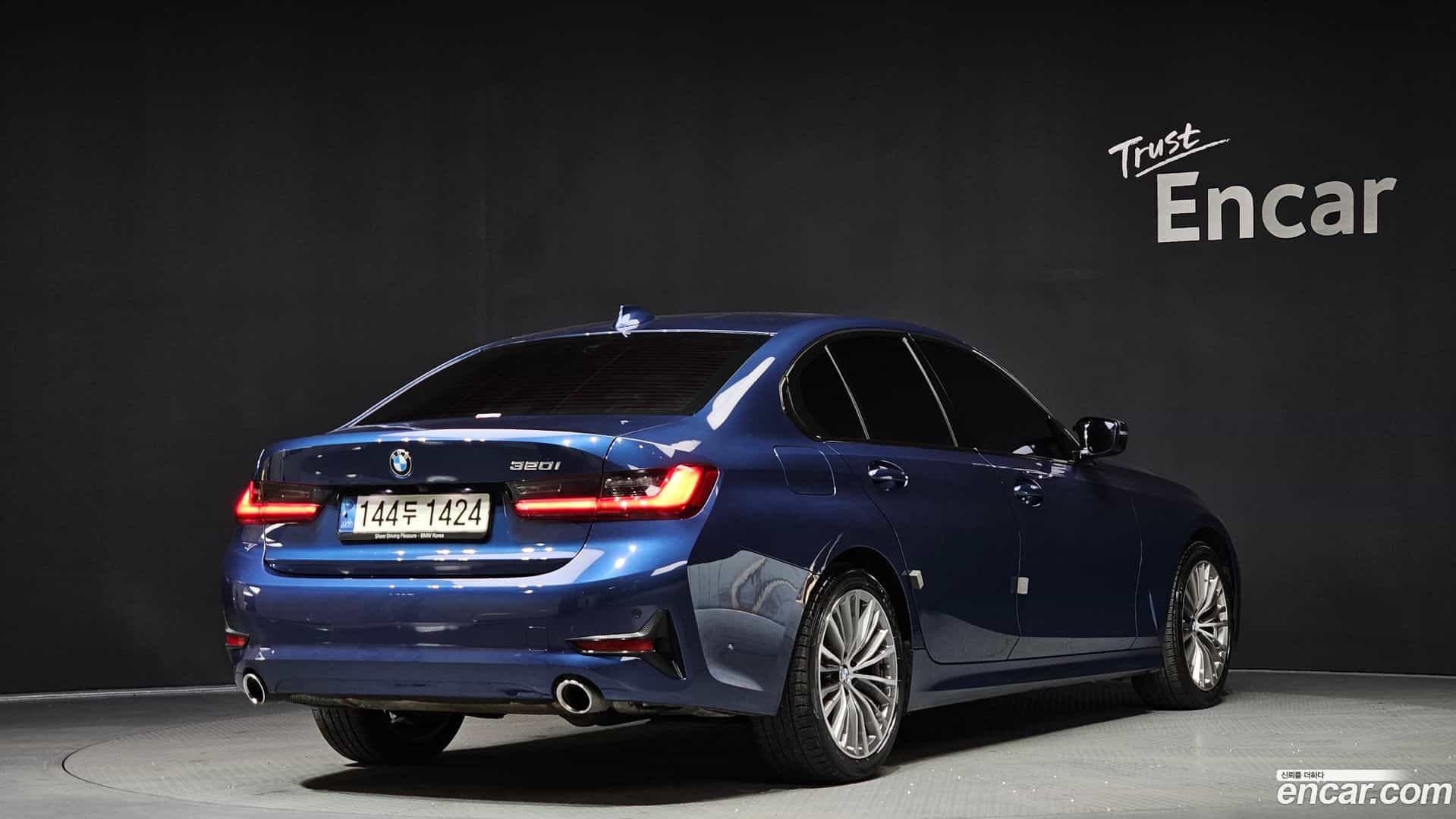 3-Series BMW 2022.8-OUTER-002