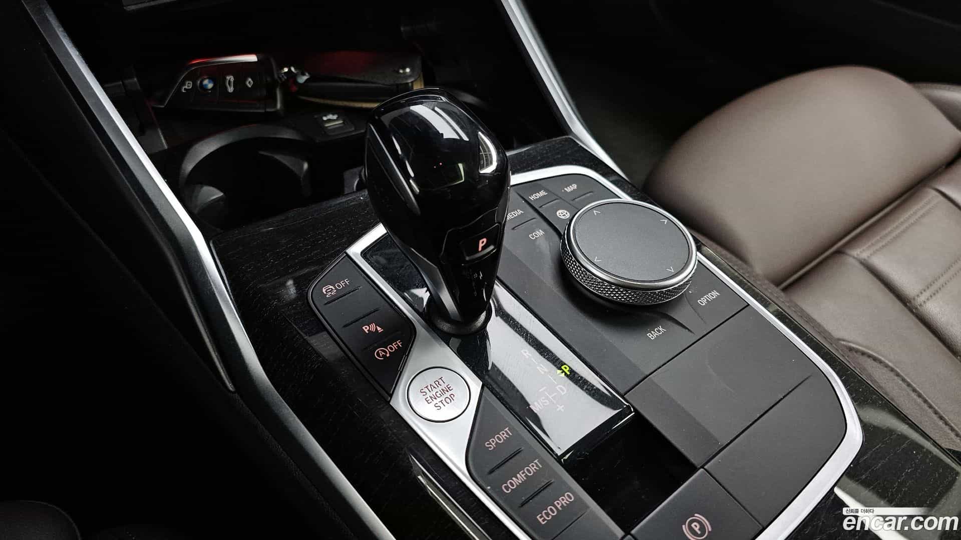 3-Series BMW 2022.8-INNER-009