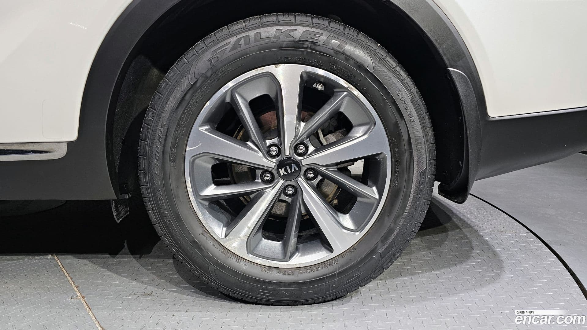 Main__Slider__Photo:Sorento Kia 2017.8-4