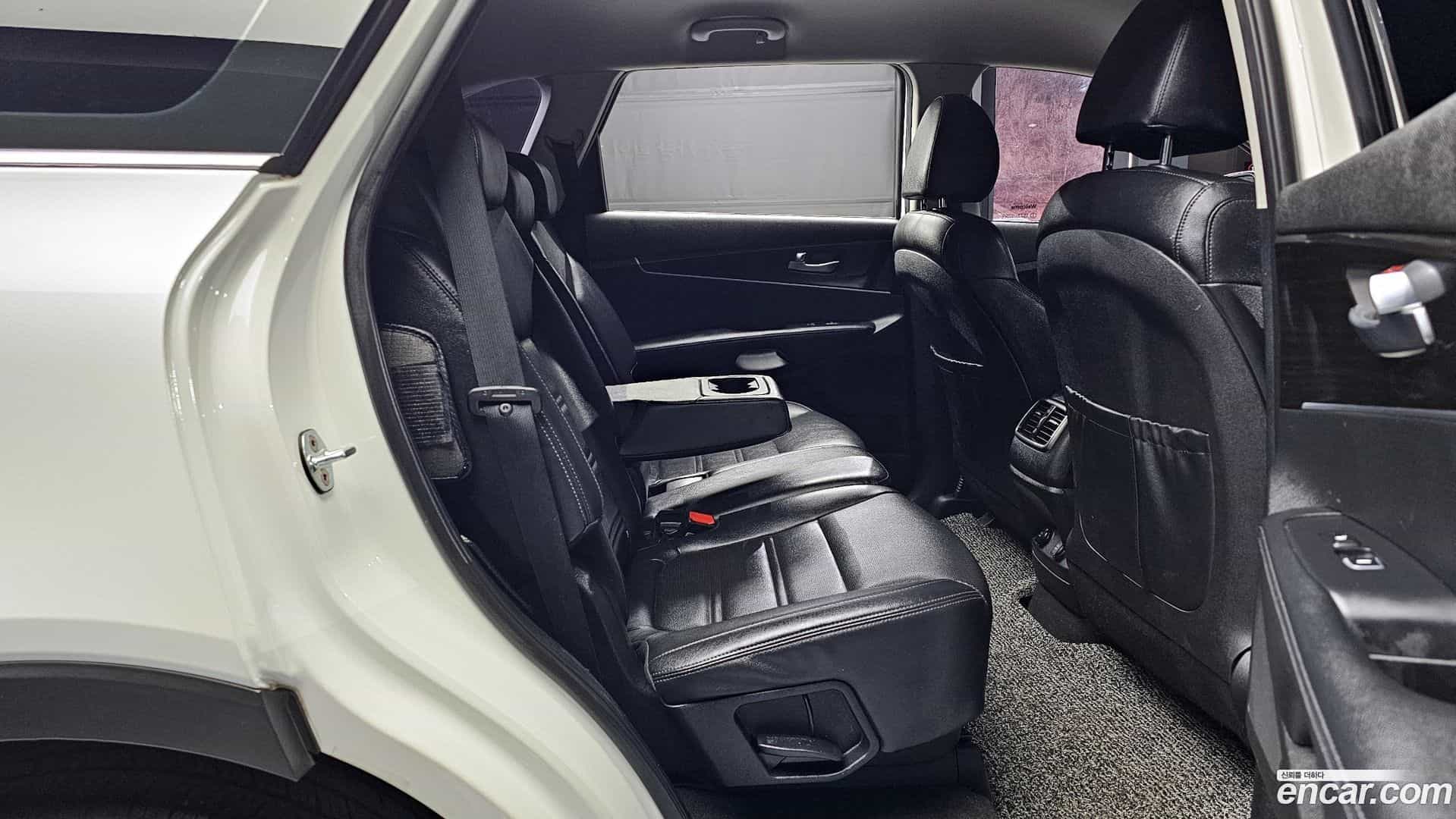 Sorento Kia 2017.8-OPTION-016