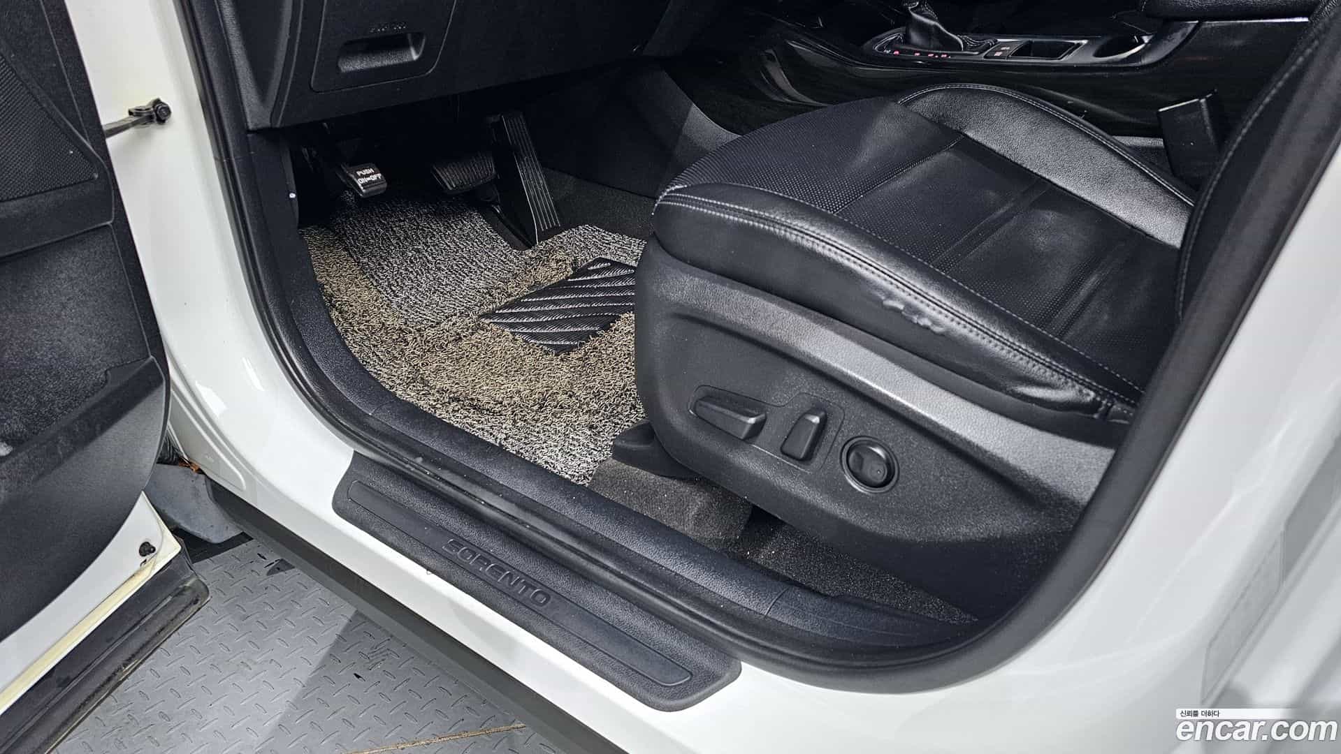 Sorento Kia 2017.8-OPTION-019