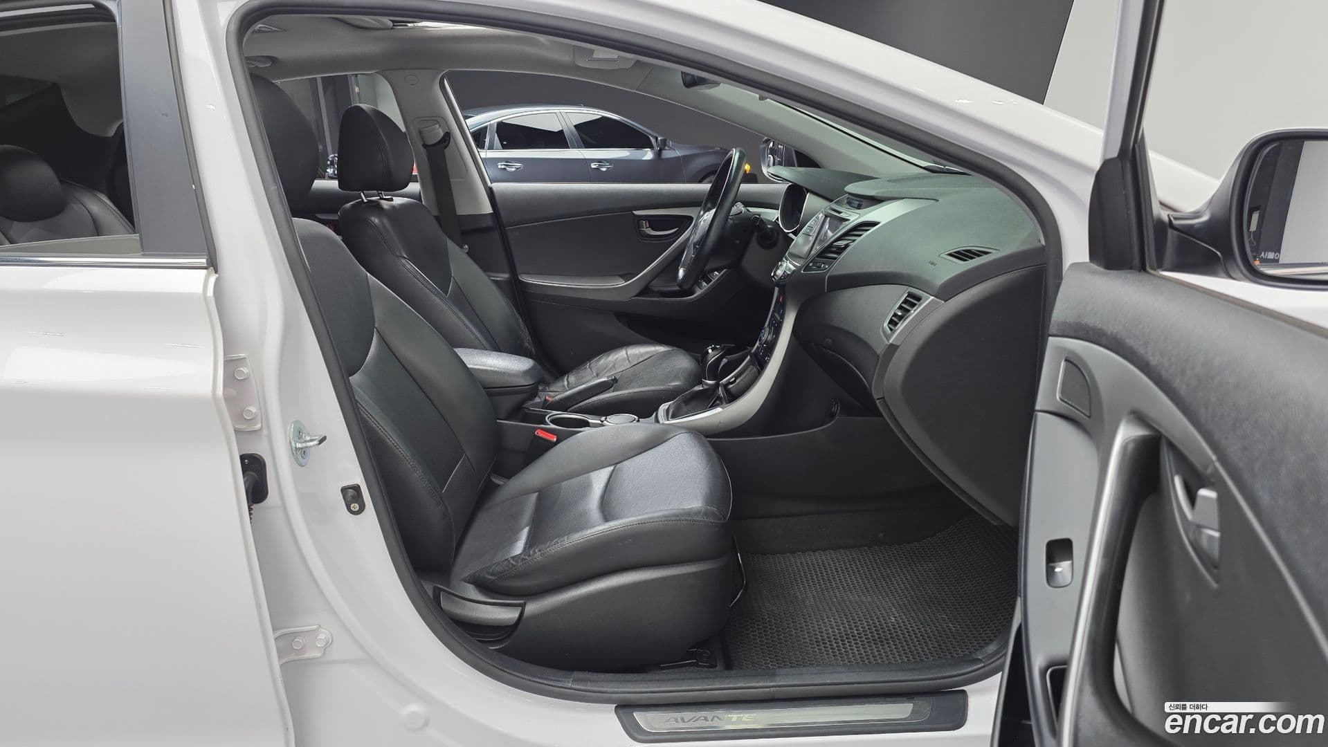 Main__Slider__Photo:AVANTE Hyundai 2015.7-9