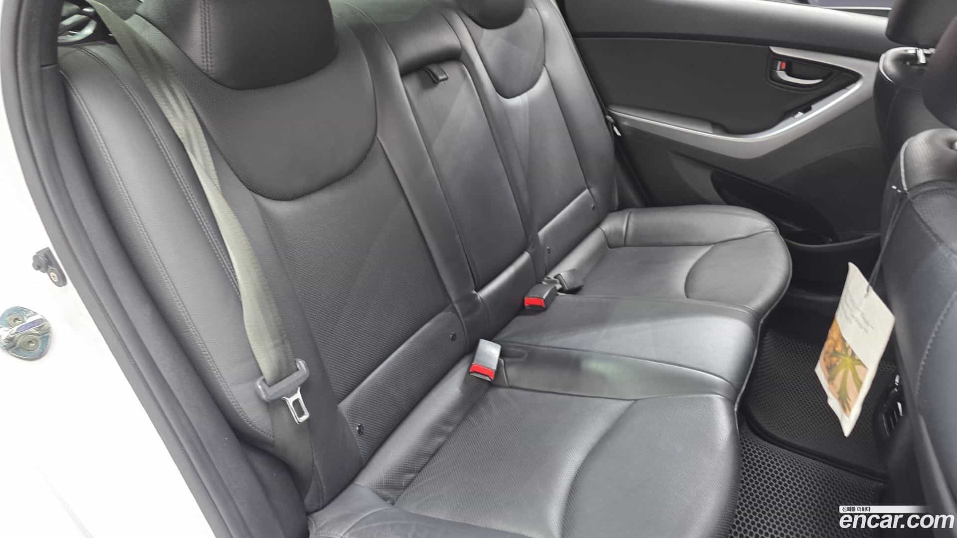 AVANTE Hyundai 2015.7-OPTION-016