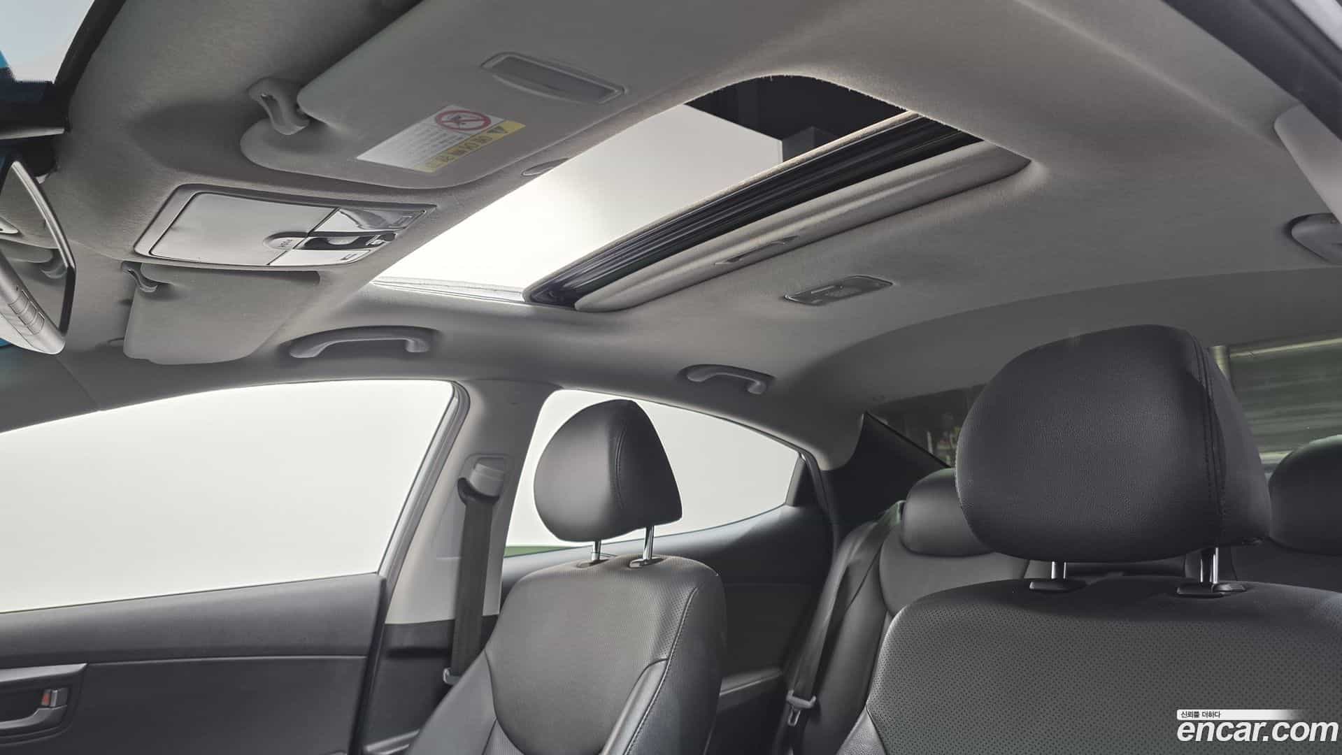 AVANTE Hyundai 2015.7-OPTION-023