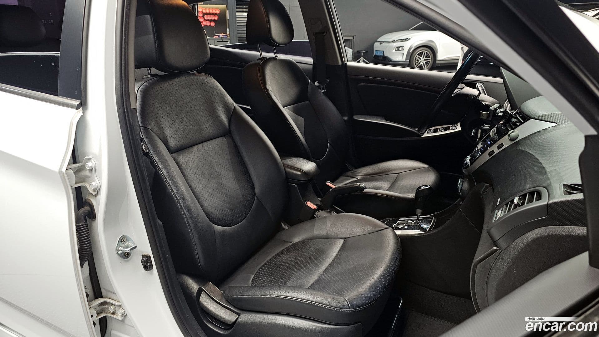 Main__Slider__Photo:Accent Hyundai 2017.4-9