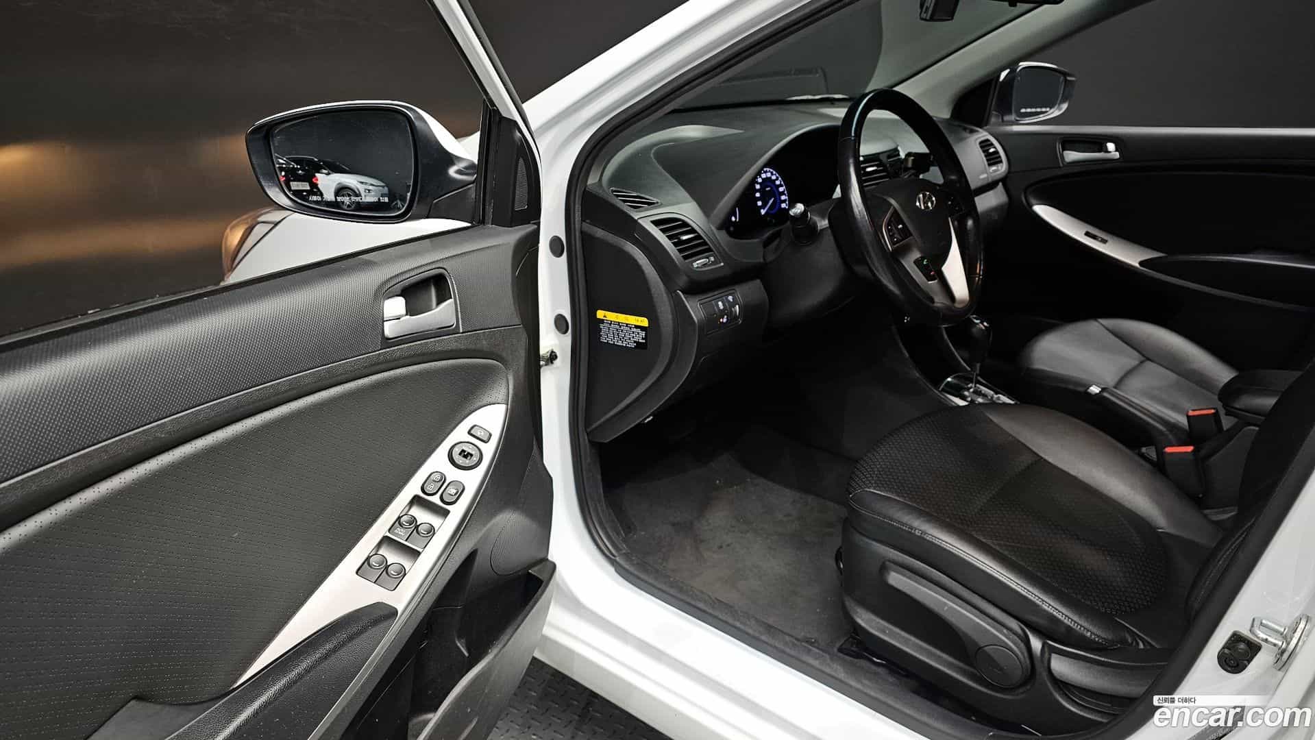 Accent Hyundai 2017.4-OPTION-015