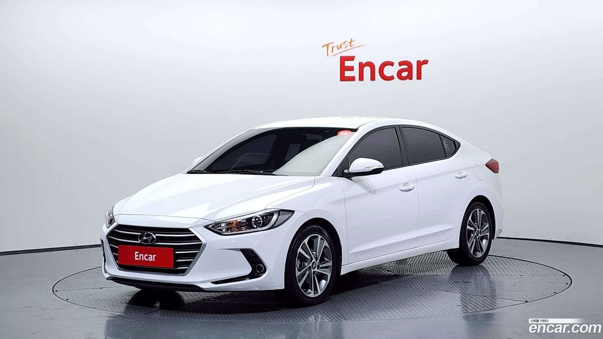 Main__Slider__Photo:AVANTE Hyundai 2017.8-0