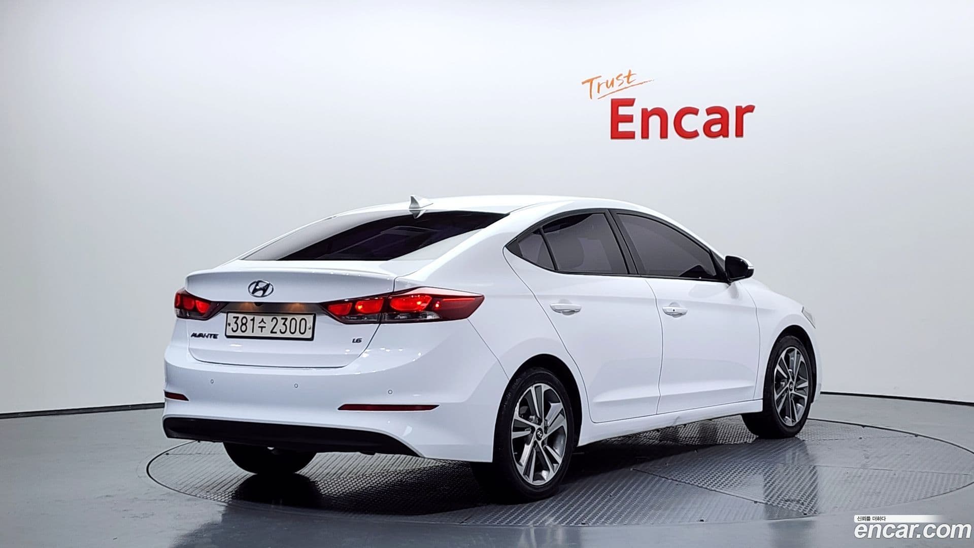 Main__Slider__Photo:AVANTE Hyundai 2017.8-1