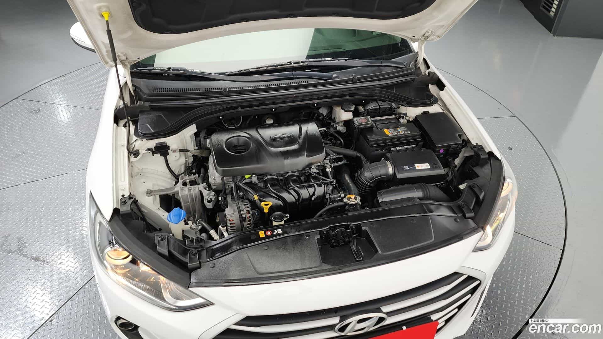 AVANTE Hyundai 2017.8-INNER-006