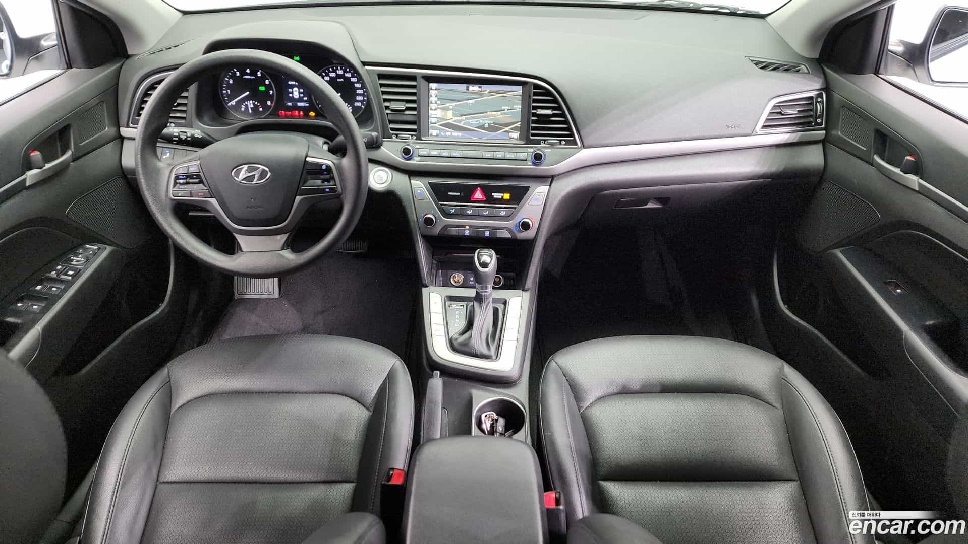 AVANTE Hyundai 2017.8-INNER-007