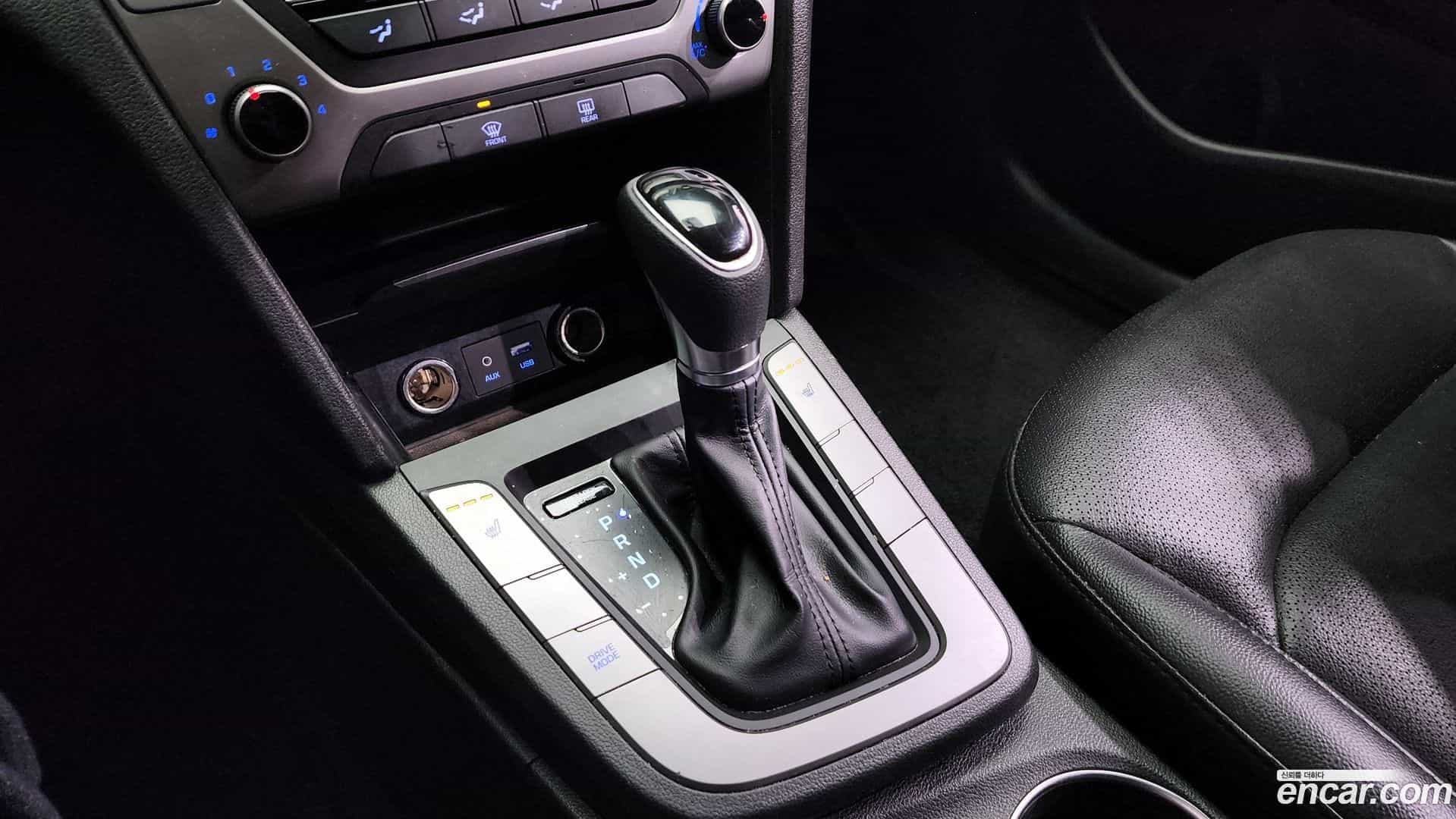 AVANTE Hyundai 2017.8-INNER-009