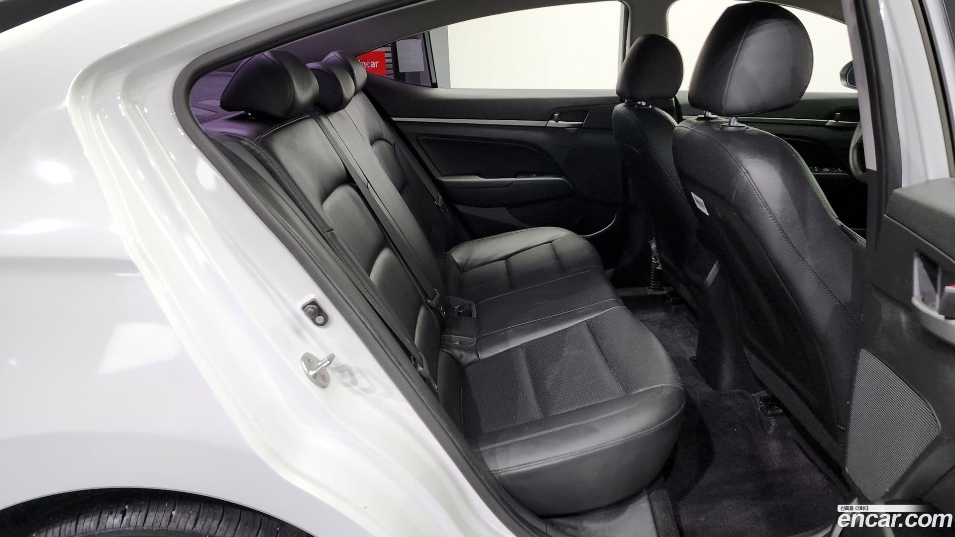 Main__Slider__Photo:AVANTE Hyundai 2017.8-11