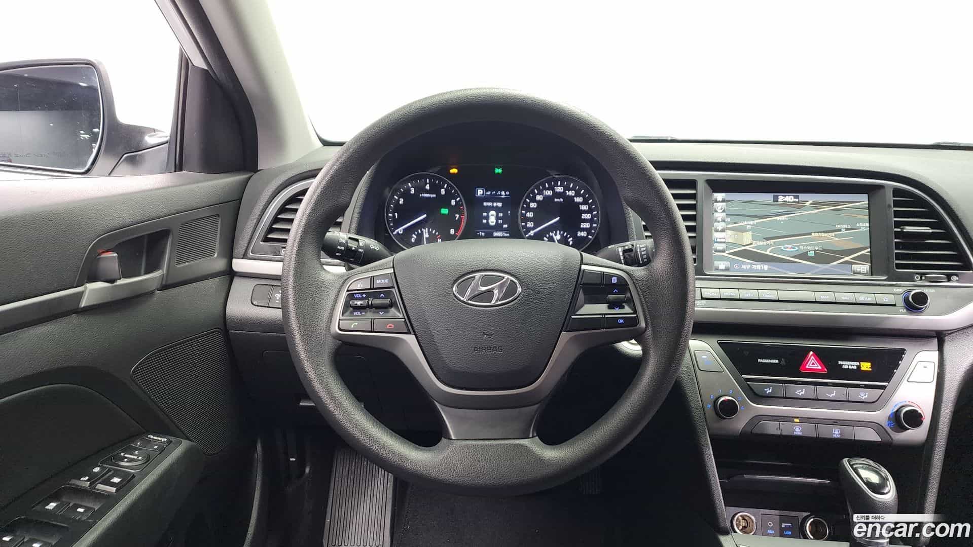 AVANTE Hyundai 2017.8-OPTION-017