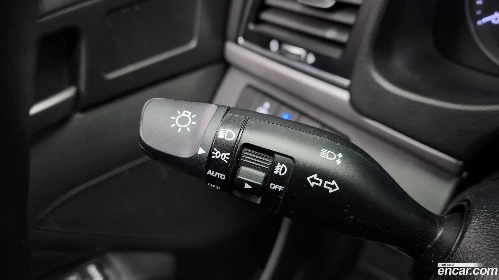 AVANTE Hyundai 2017.8-OPTION-021