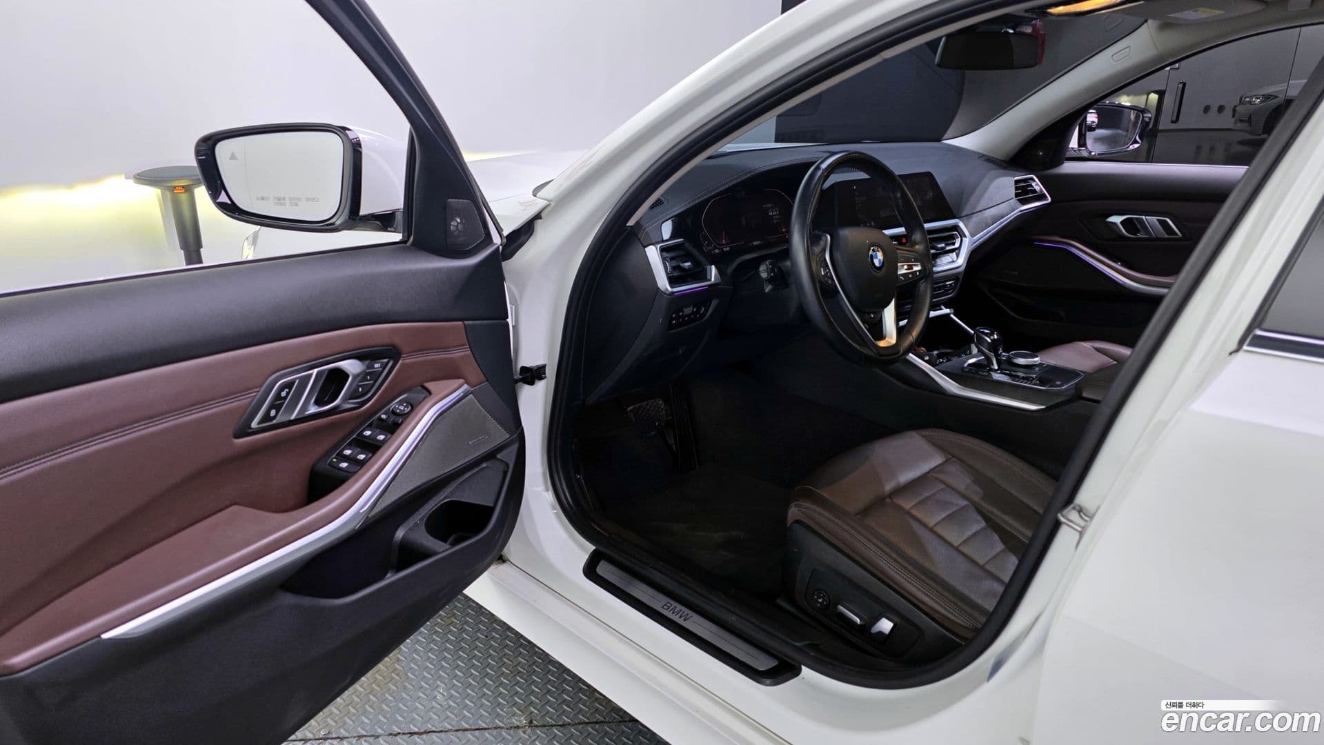 Main__Slider__Photo:3-Series BMW 2019.5-9