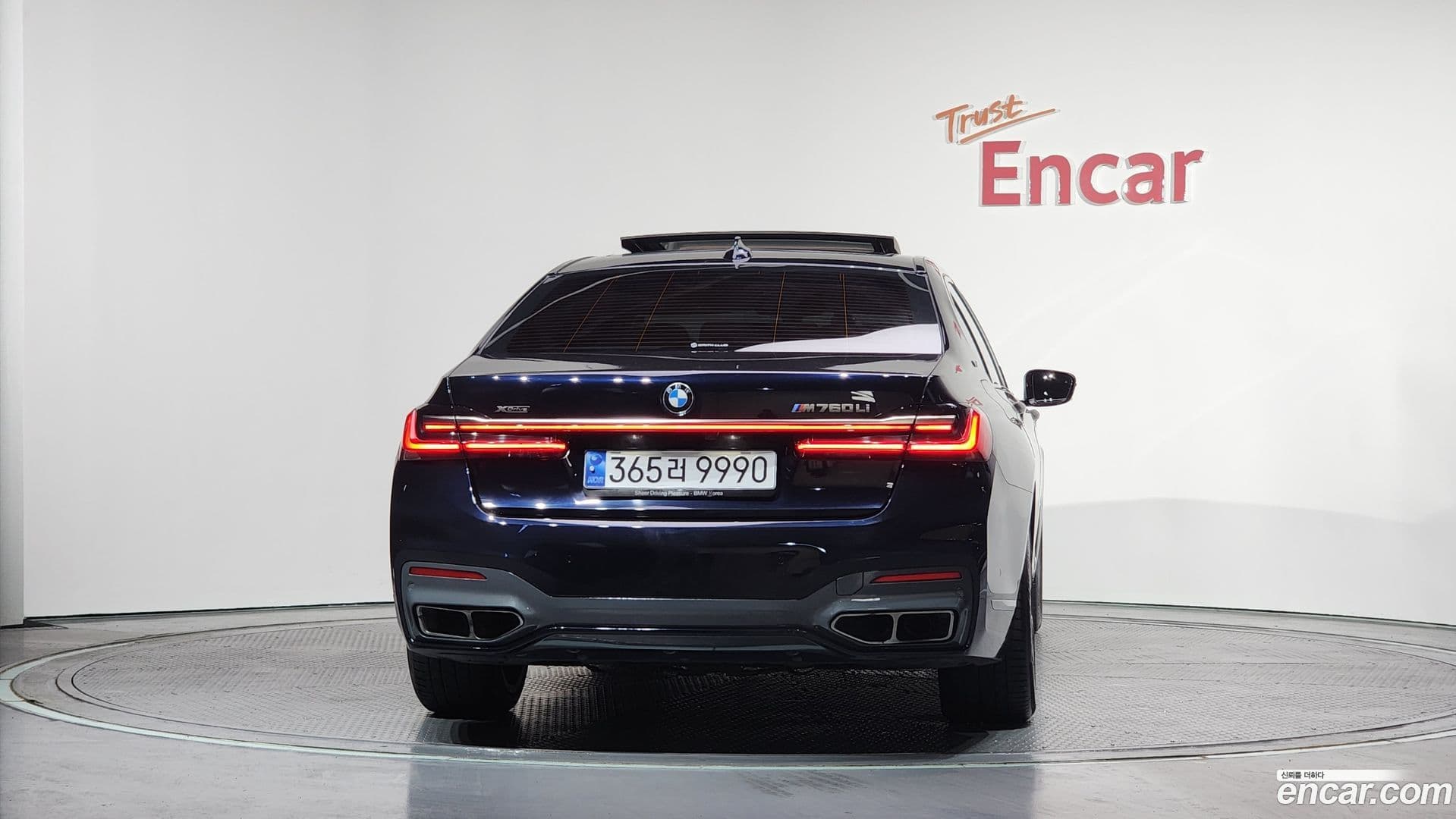 Main__Slider__Photo:7-Series BMW 2022.2-3